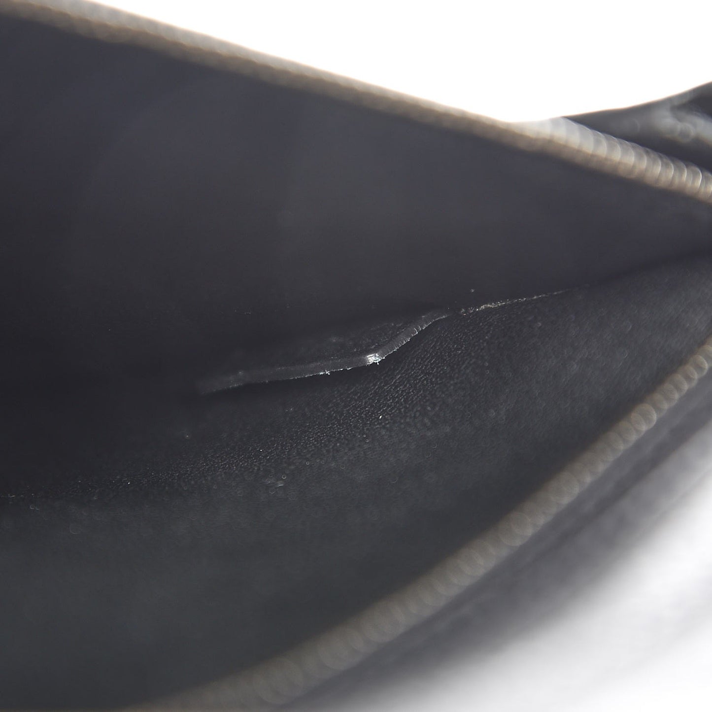 Drummed Calfskin Suede Medium Trapeze Black