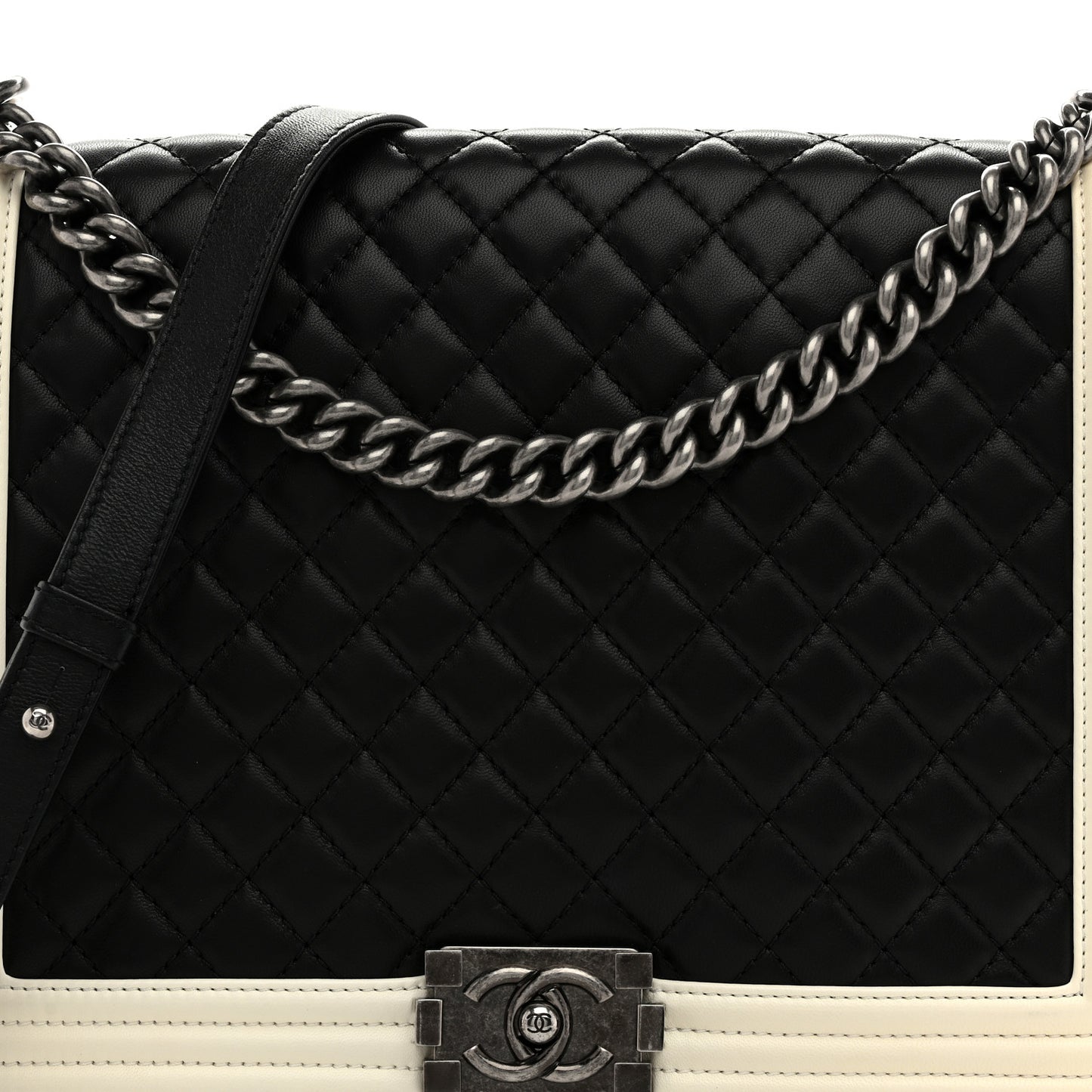 Lambskin Quilted Large Boy Flap Black White