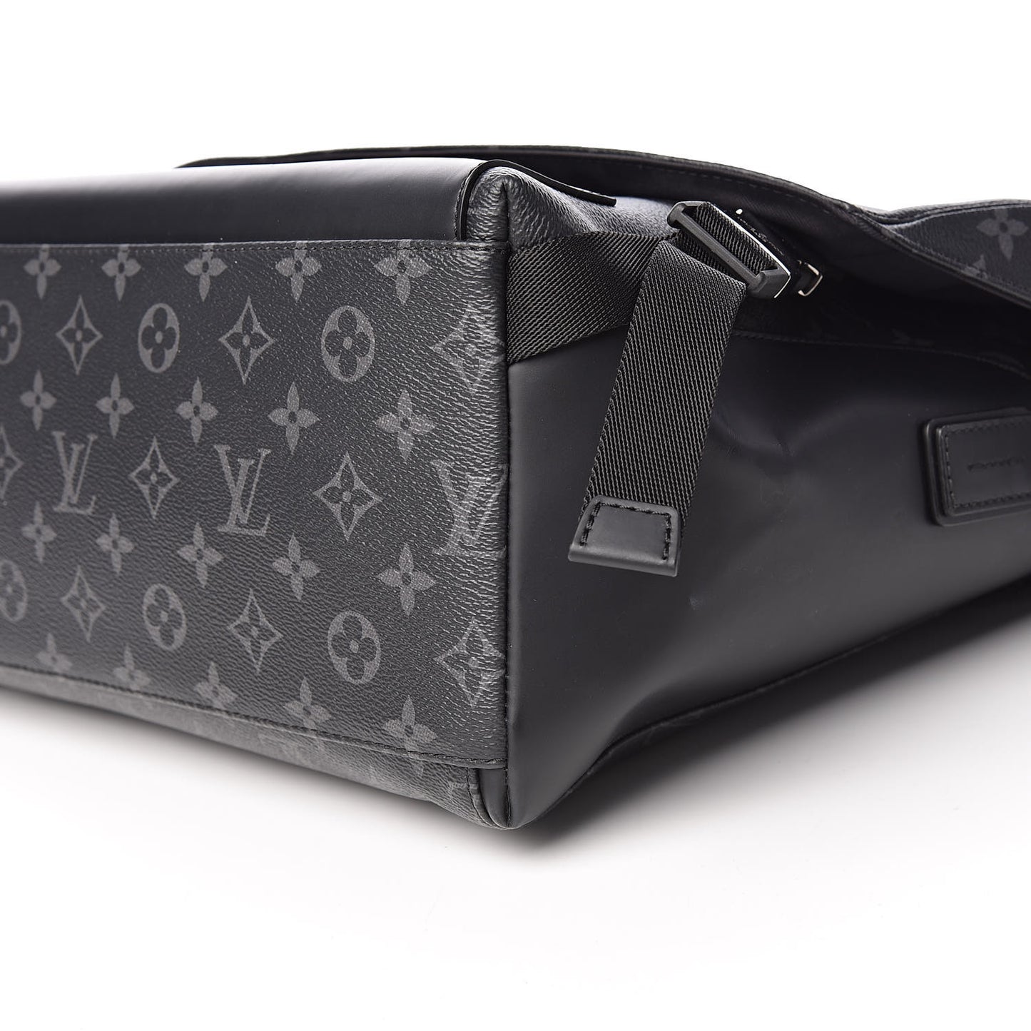 Monogram Eclipse Voyager Messenger MM