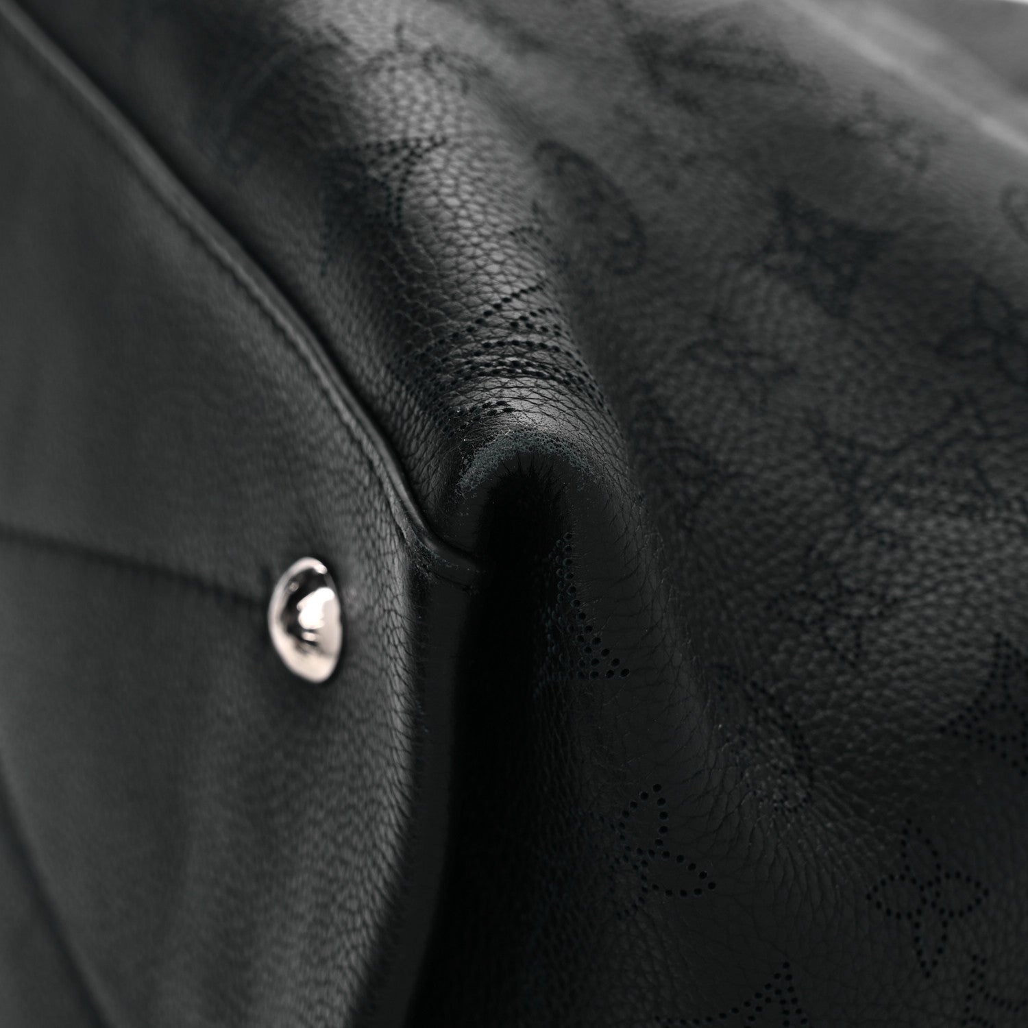 Louis Vuitton Mahina Carmel Hobo Black 9 of 11