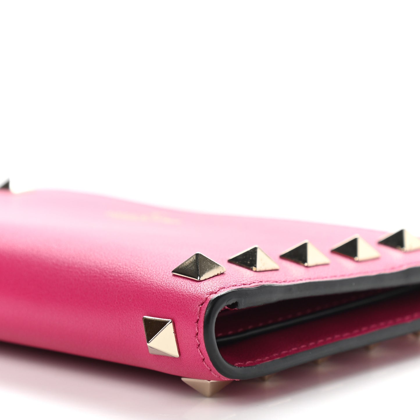 Vitello Rockstud Passport Holder Disco Pink