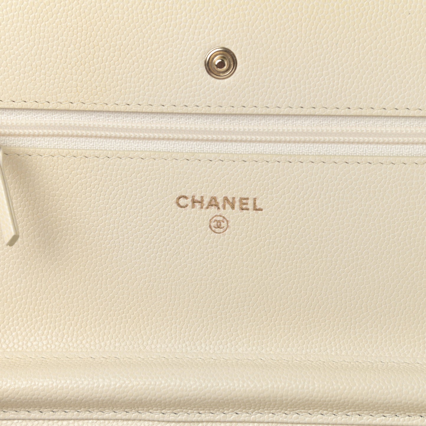 Caviar Quilted Wallet On Chain WOC White