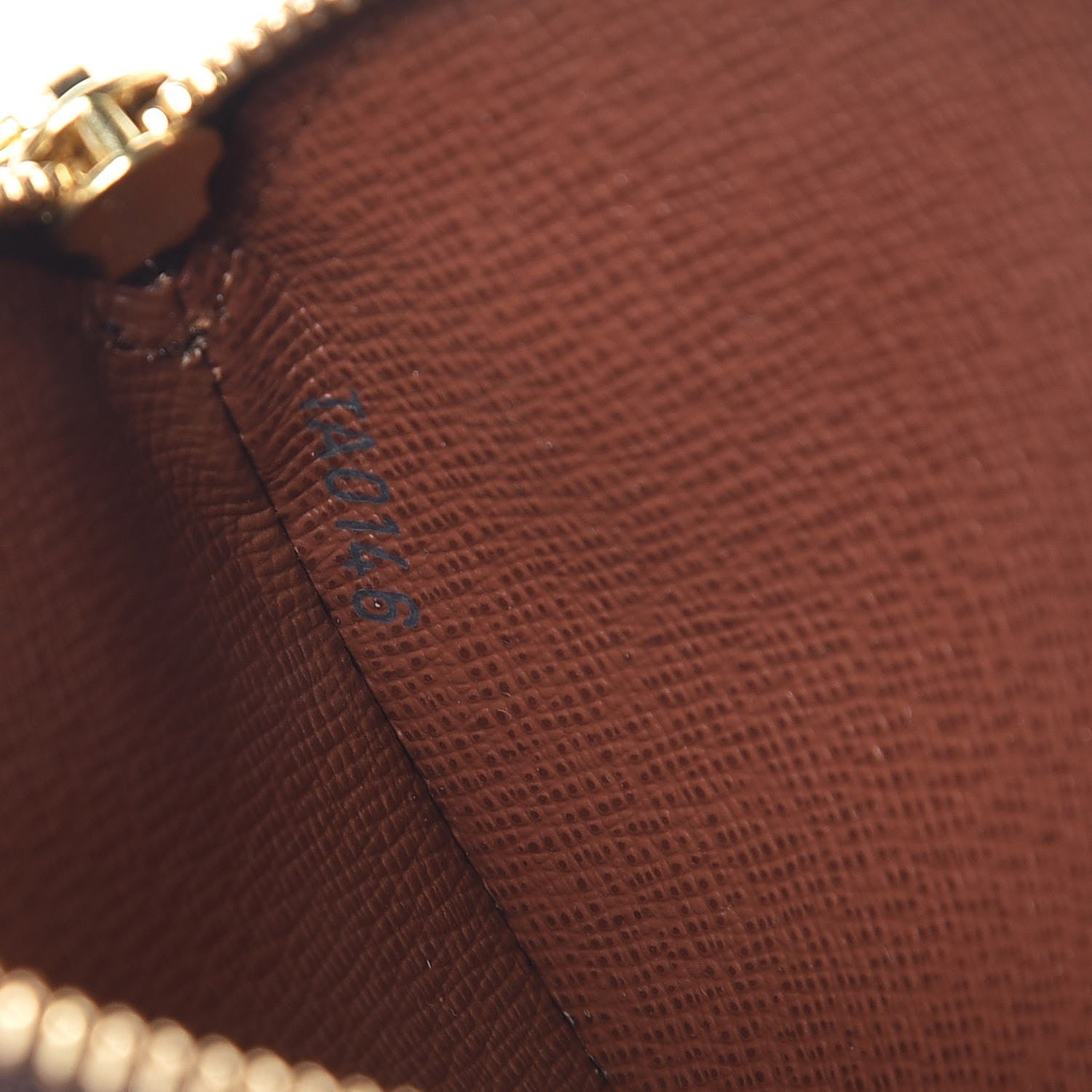 Louis Vuitton Monogram Round Coin Purse 7 of 7