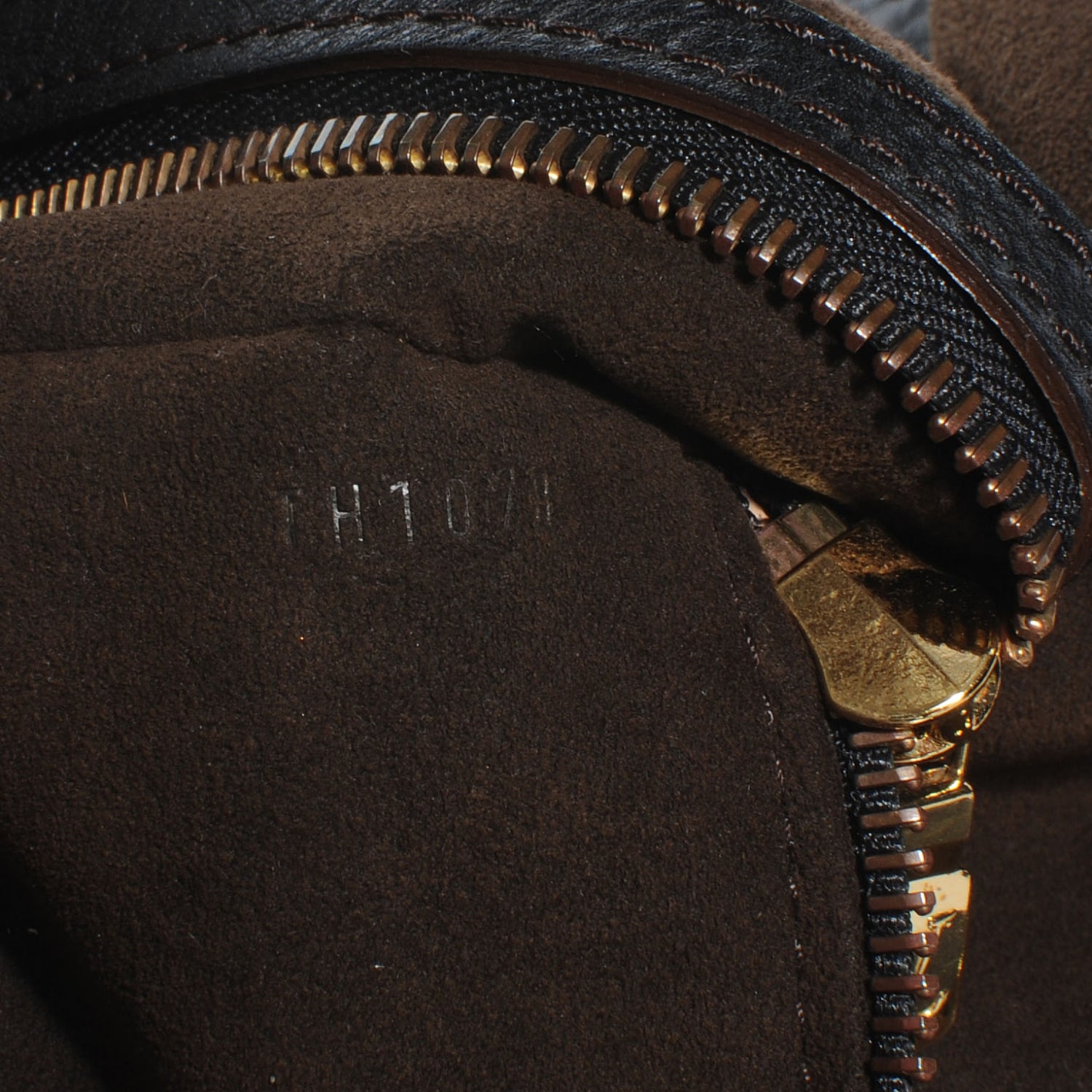 Louis Vuitton Mahina XL Black 7 of 7