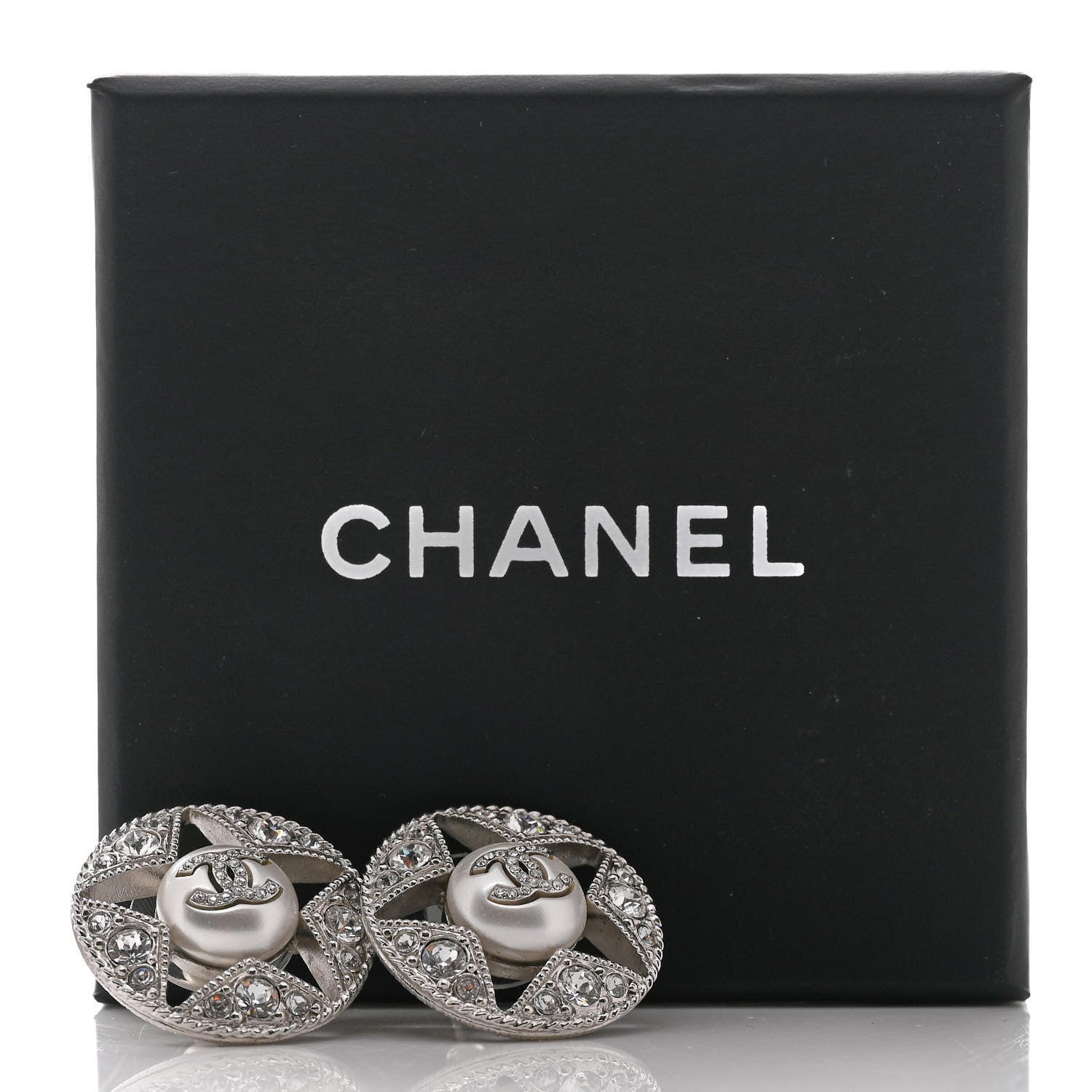 Chanel Pearl Crystal Star CC Round Earrings Gold 5 of 5