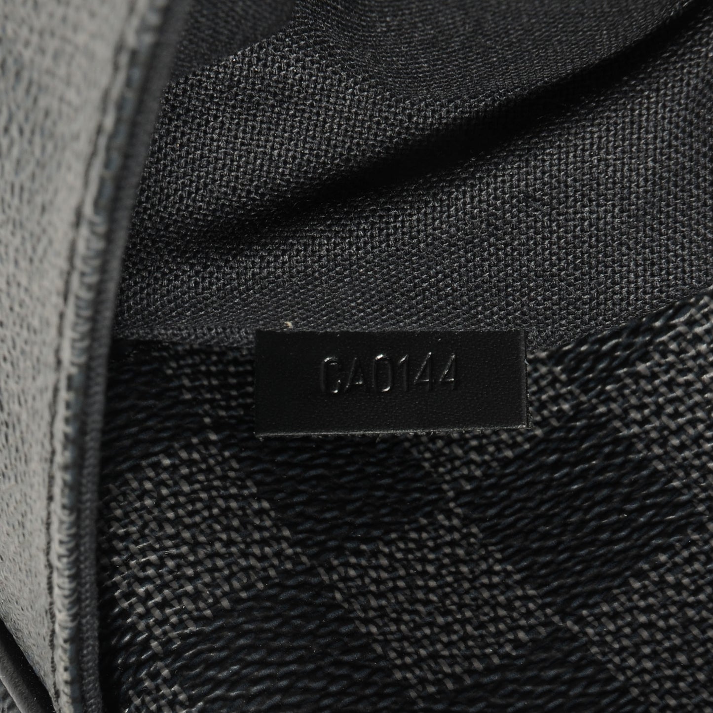 Damier Graphite District MM