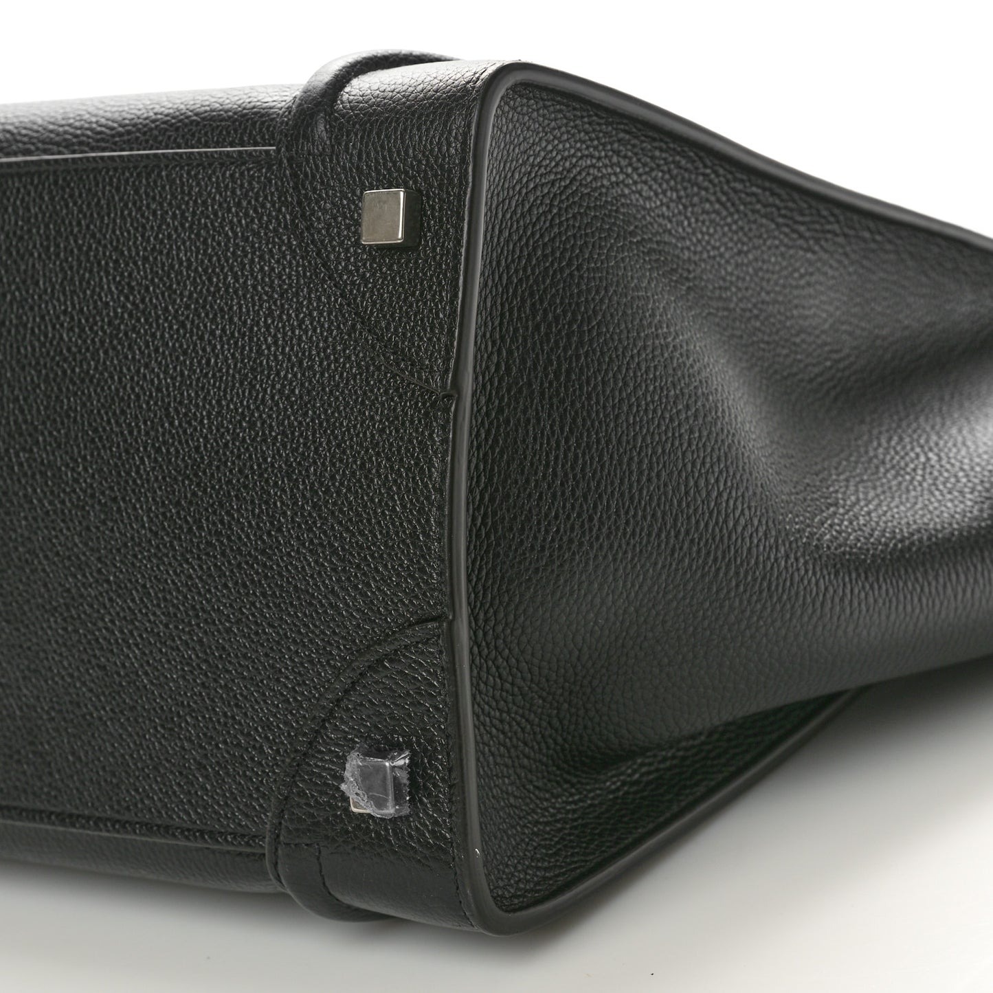 Smooth Calfskin Medium Phantom Luggage Black