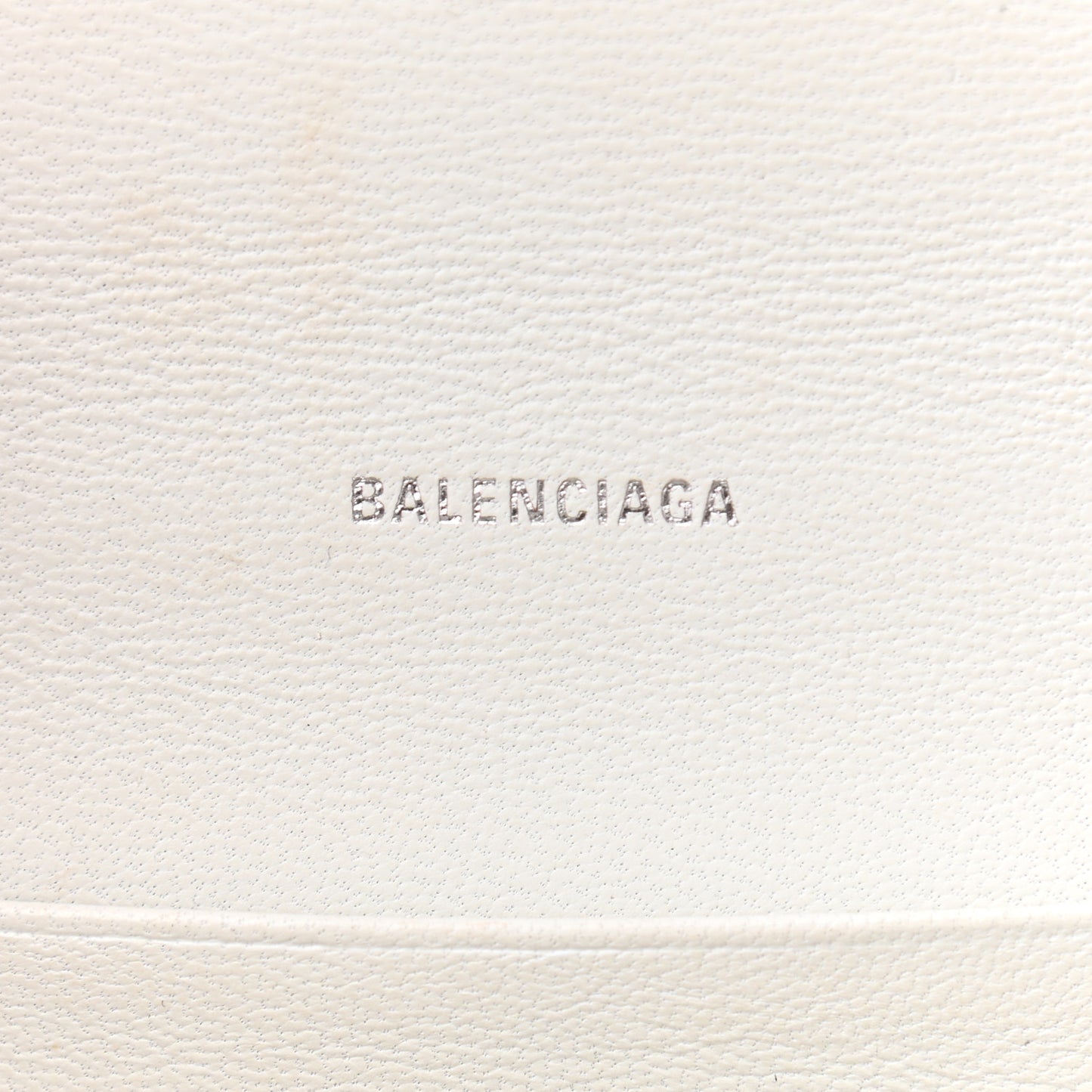 Grained Calfskin Logo Cash Phone Holder Wallet On Chain White Fluo Pink