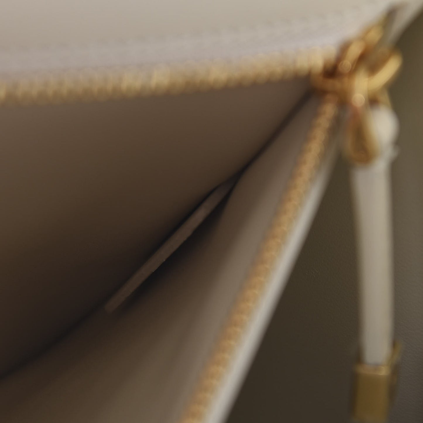Calfskin 30 Montaigne Flap Bag White