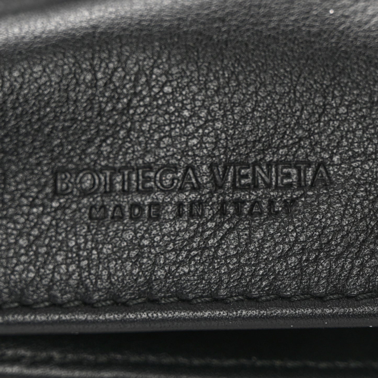 Calfskin Mini BV Twist Black