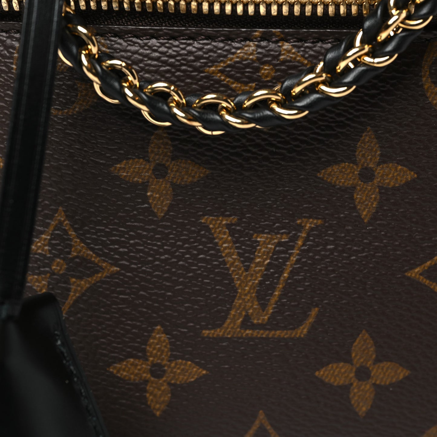 Reverse Monogram Vanity PM