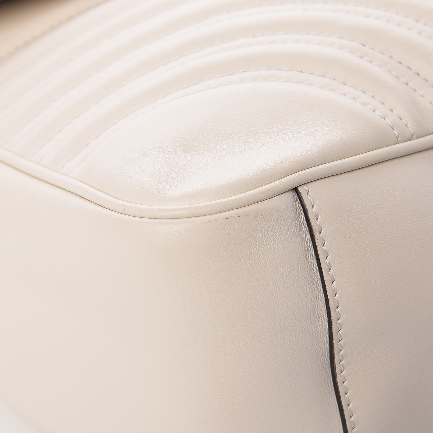 Gucci Calfskin Matelasse Large GG Marmont Shoulder Bag Mystic White 5 of 13