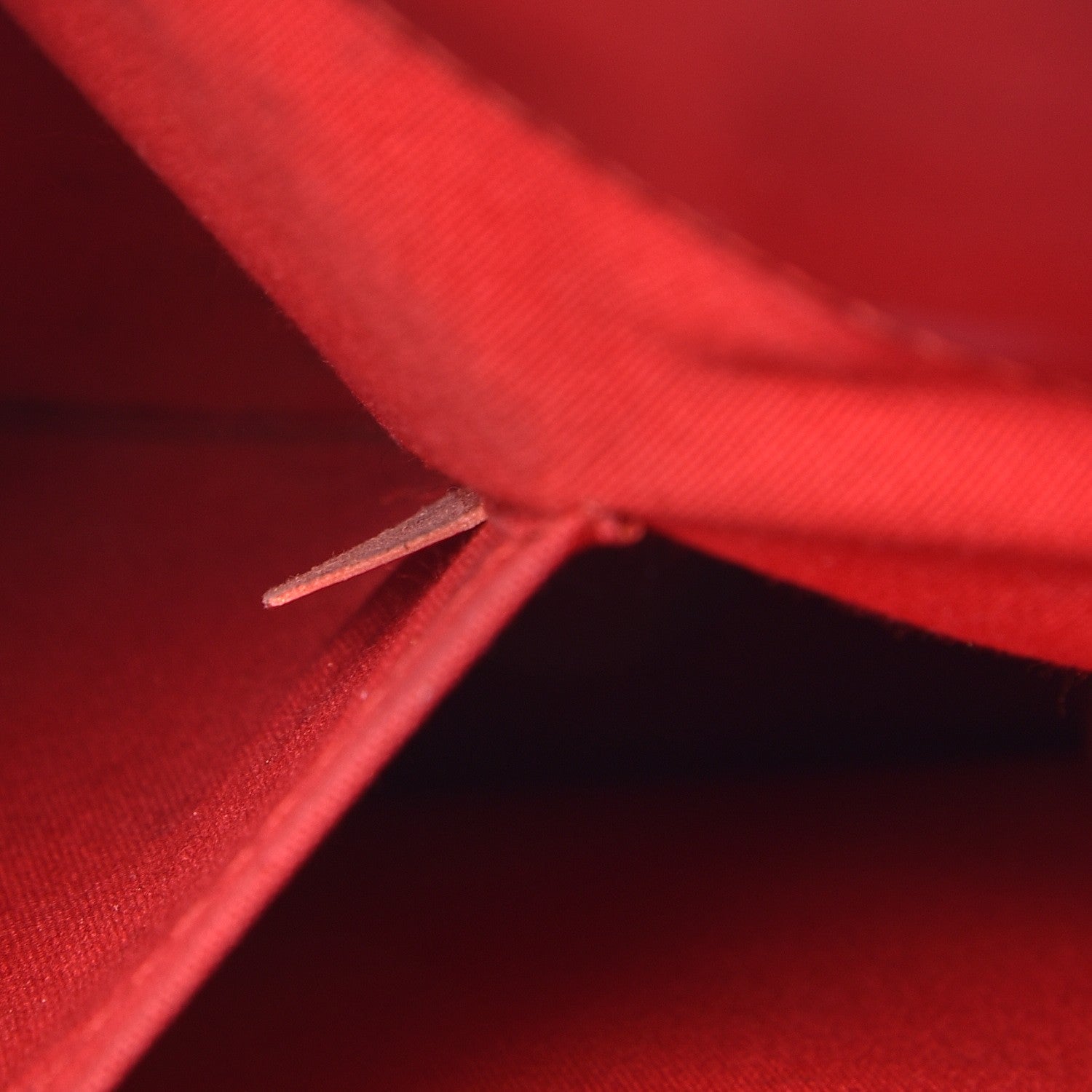 Louis Vuitton Epi Passy GM Rouge 7 of 15