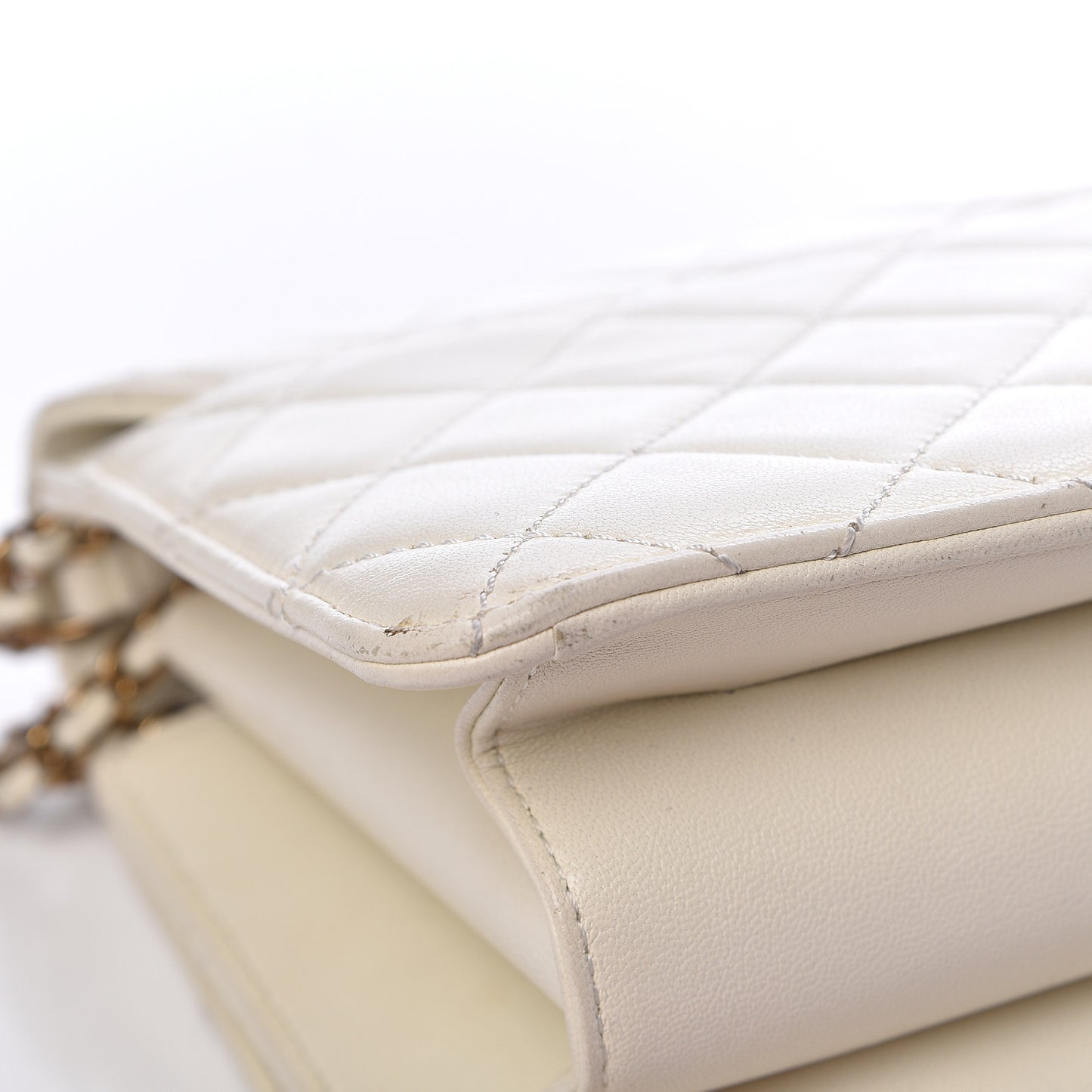 Sheepskin Quilted Beauty Lock Flap White