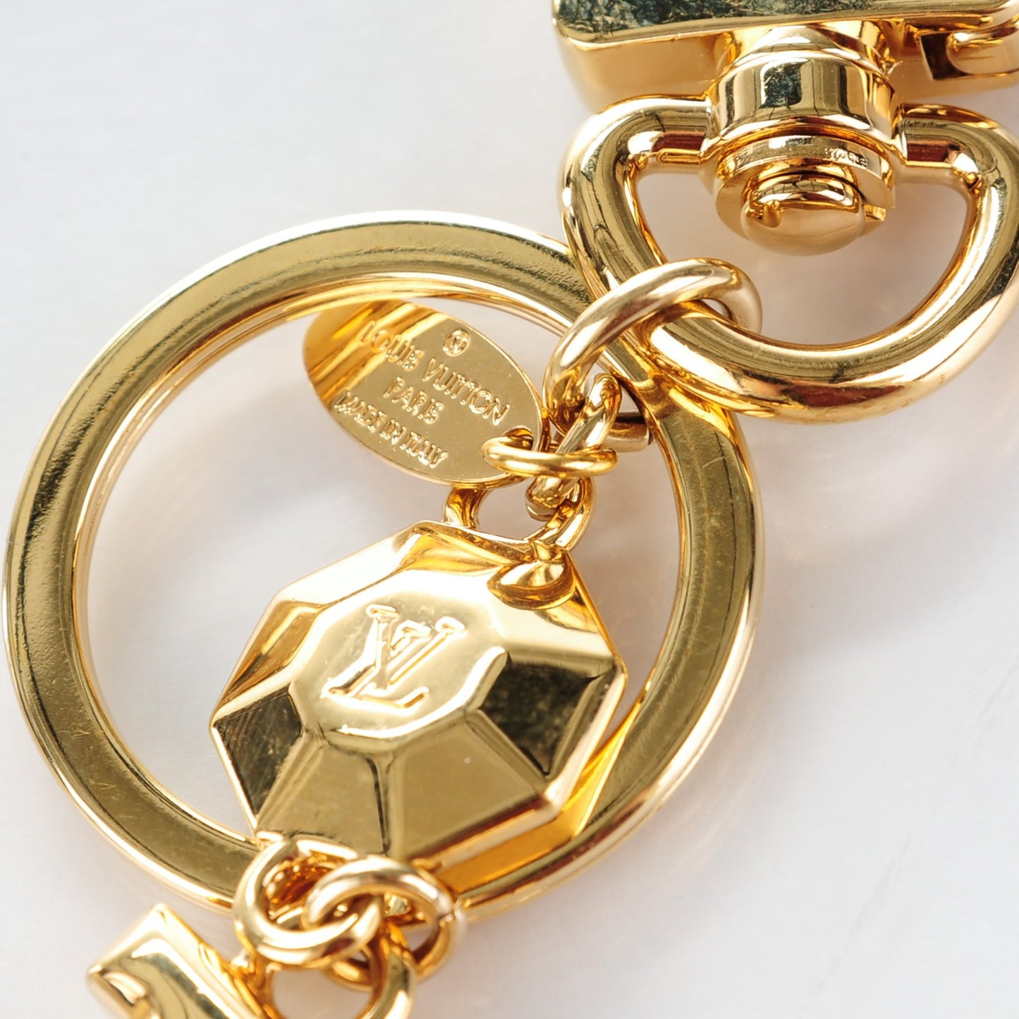 LV Facettes Key Holder Gold
