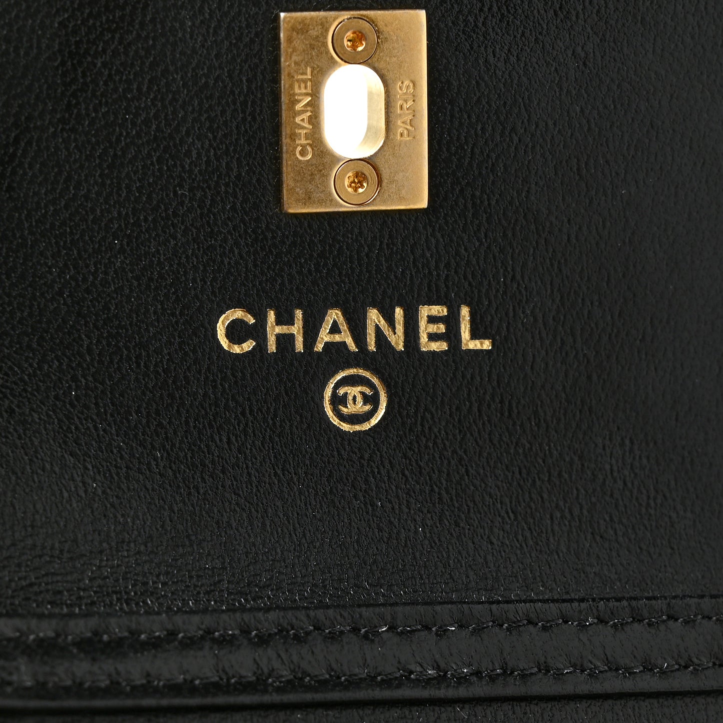 Lambskin Quilted Pearl Crush Clutch With Chain Black