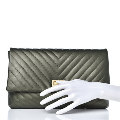 Chanel Aged Calfskin Chevron Quilted Reissue 2.55 Clutch Green 2 of 8