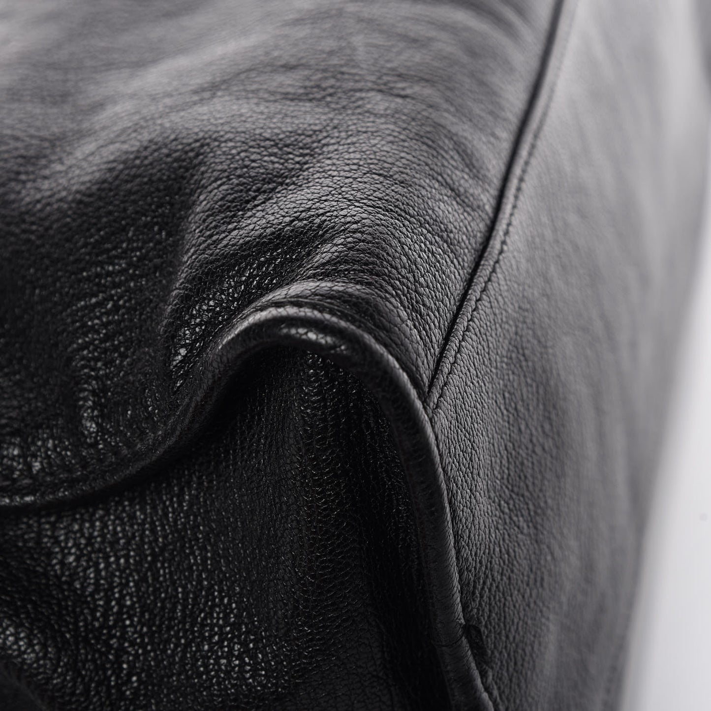 Chevre Silver Metallic Edge Hardware City Black