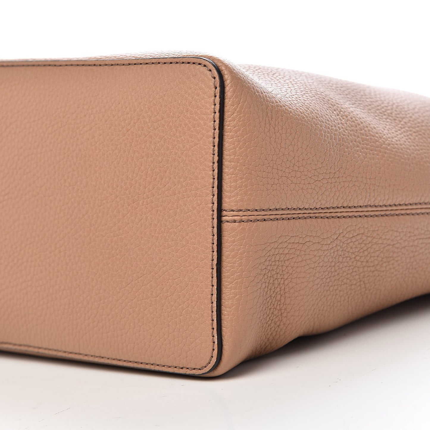 Pebbled Calfskin Large Soho Hobo Camelia