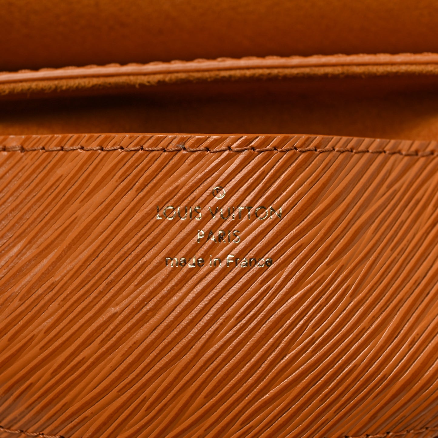 Epi Twist Shoulder Bag MM Gold Miel