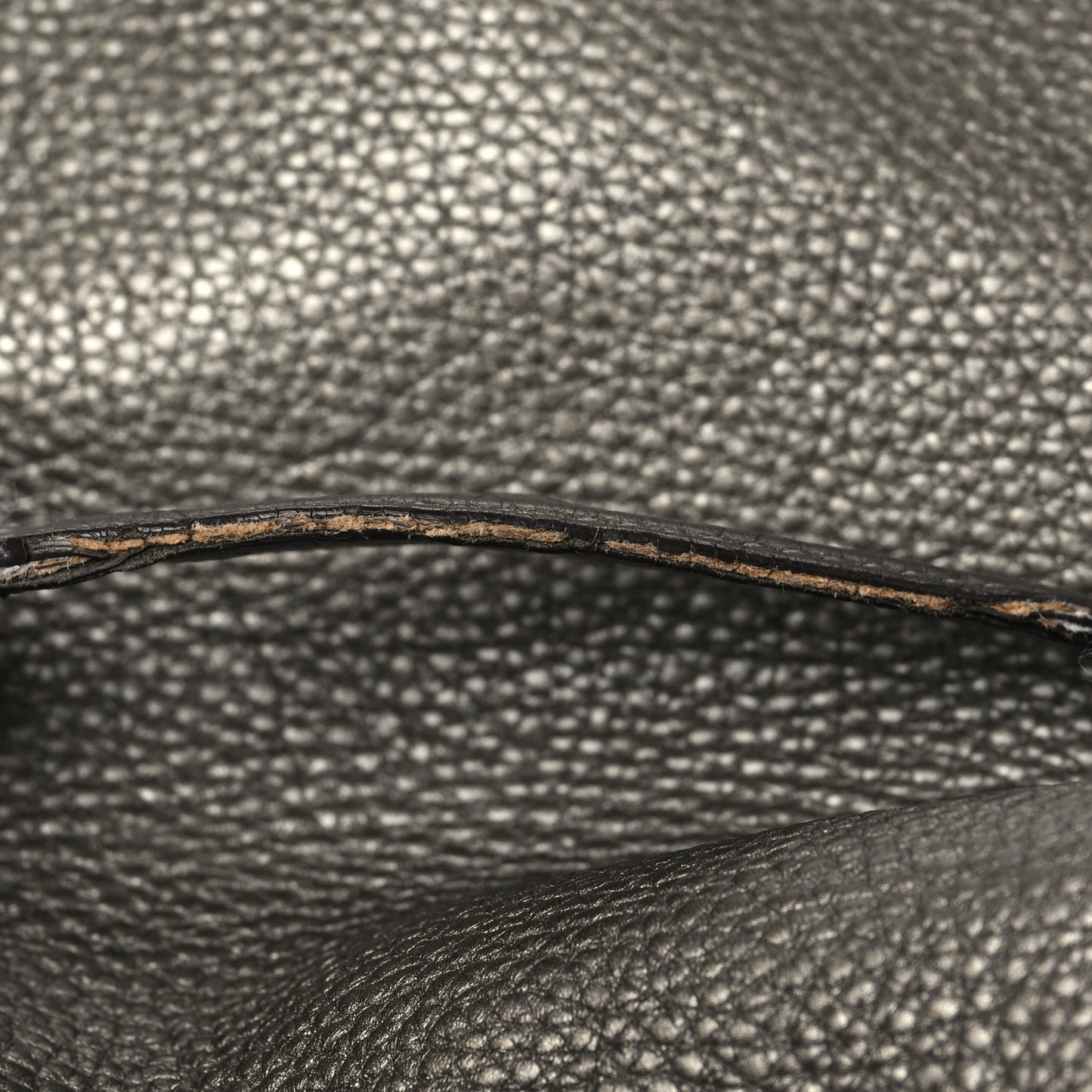 Metallic Pebbled Calfskin Medium Soho Chain Shoulder Bag Sasso