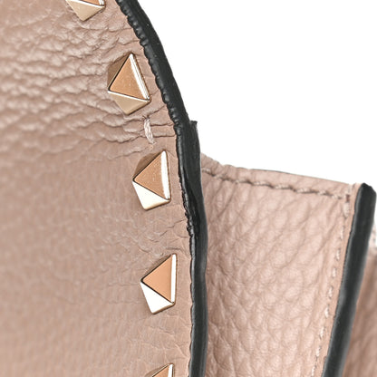 Valentino Garavani Pebbled Calfskin Rockstud Wallet On Chain Poudre 11 of 11