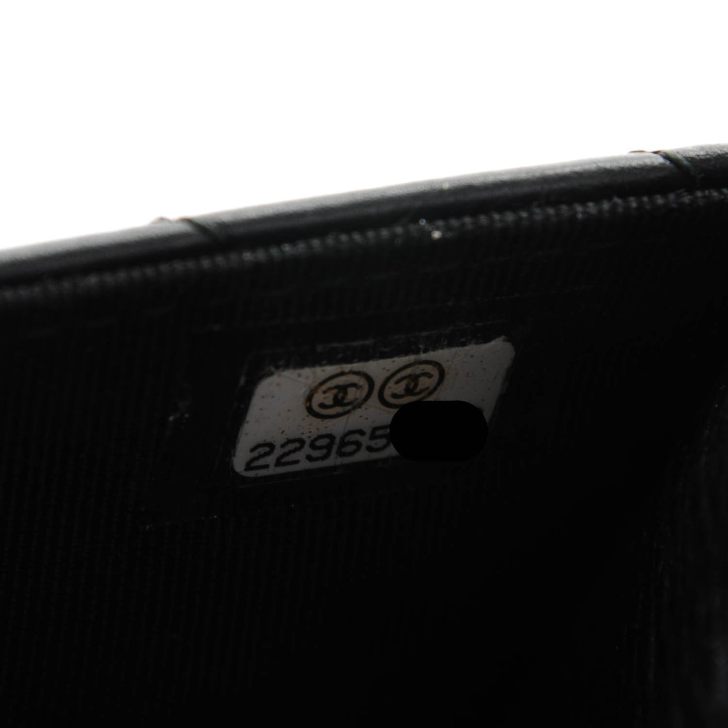 Calfskin Chevron Wallet On Chain WOC Black