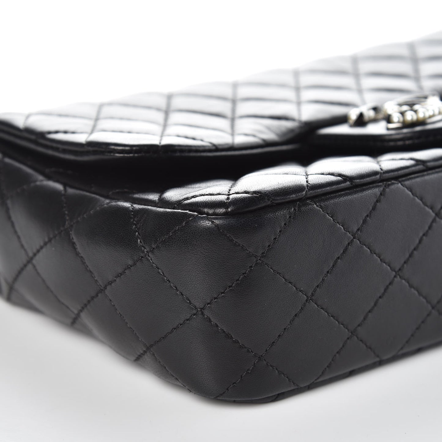 Lambskin Quilted Medium Westminster Pearl Flap Black