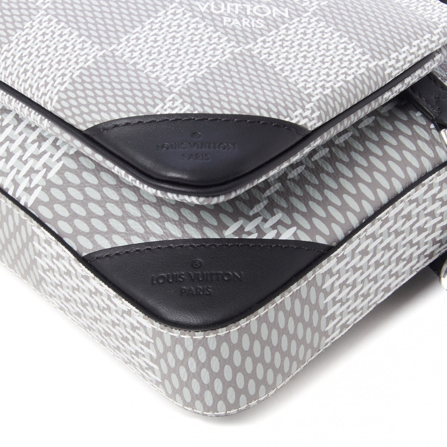 Damier Graphite 3D Trio Messenger Antarctica