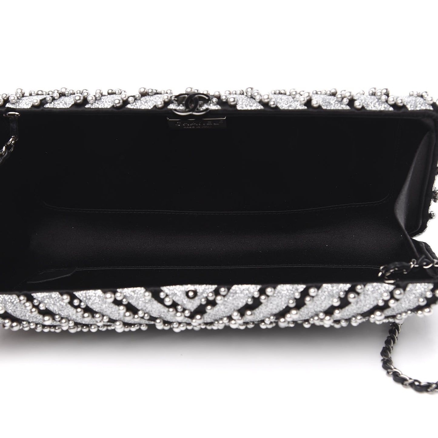 Mixed Fibers Pearl Evening Clutch Silver Black
