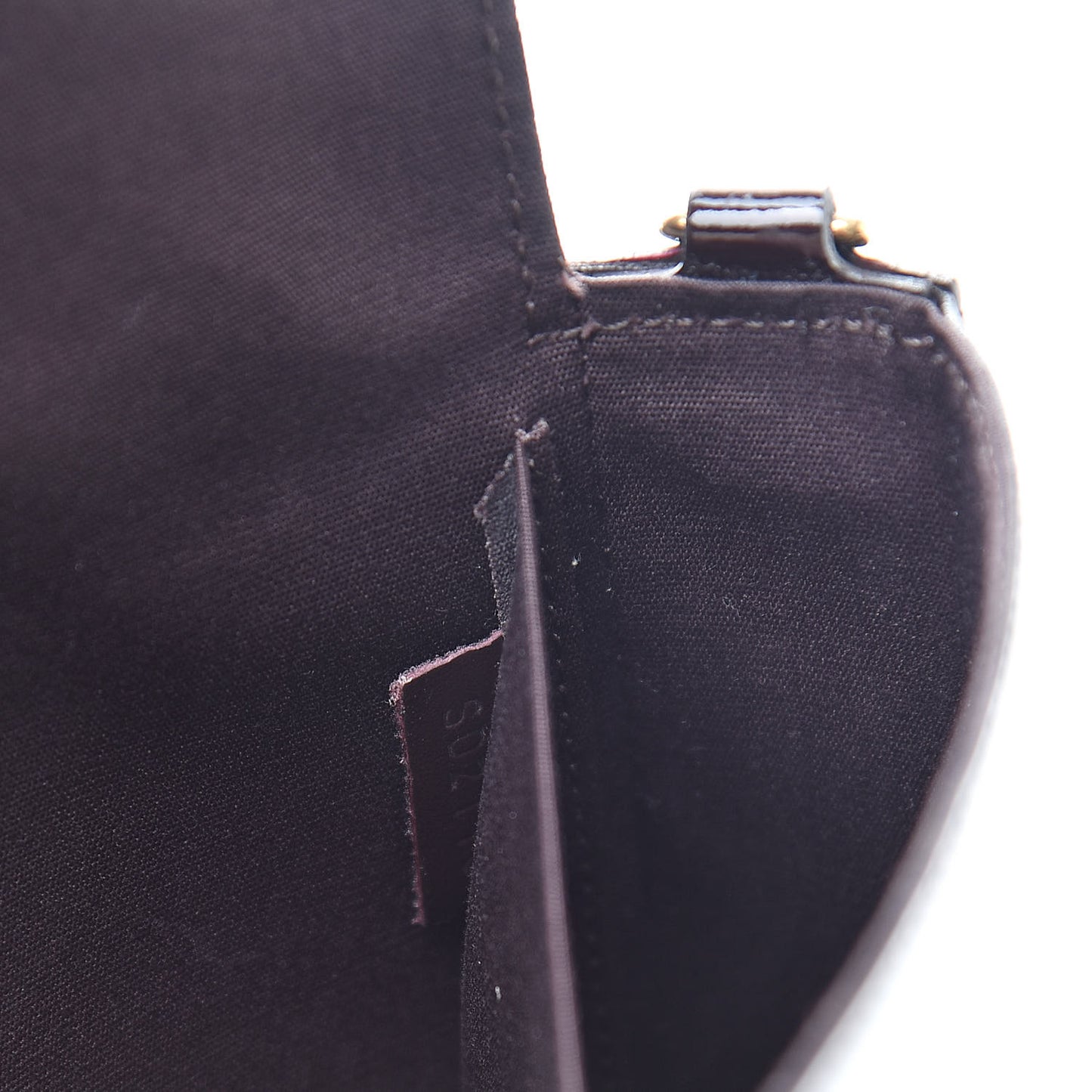 Vernis Pochette Felicie Chain Wallet Amarante