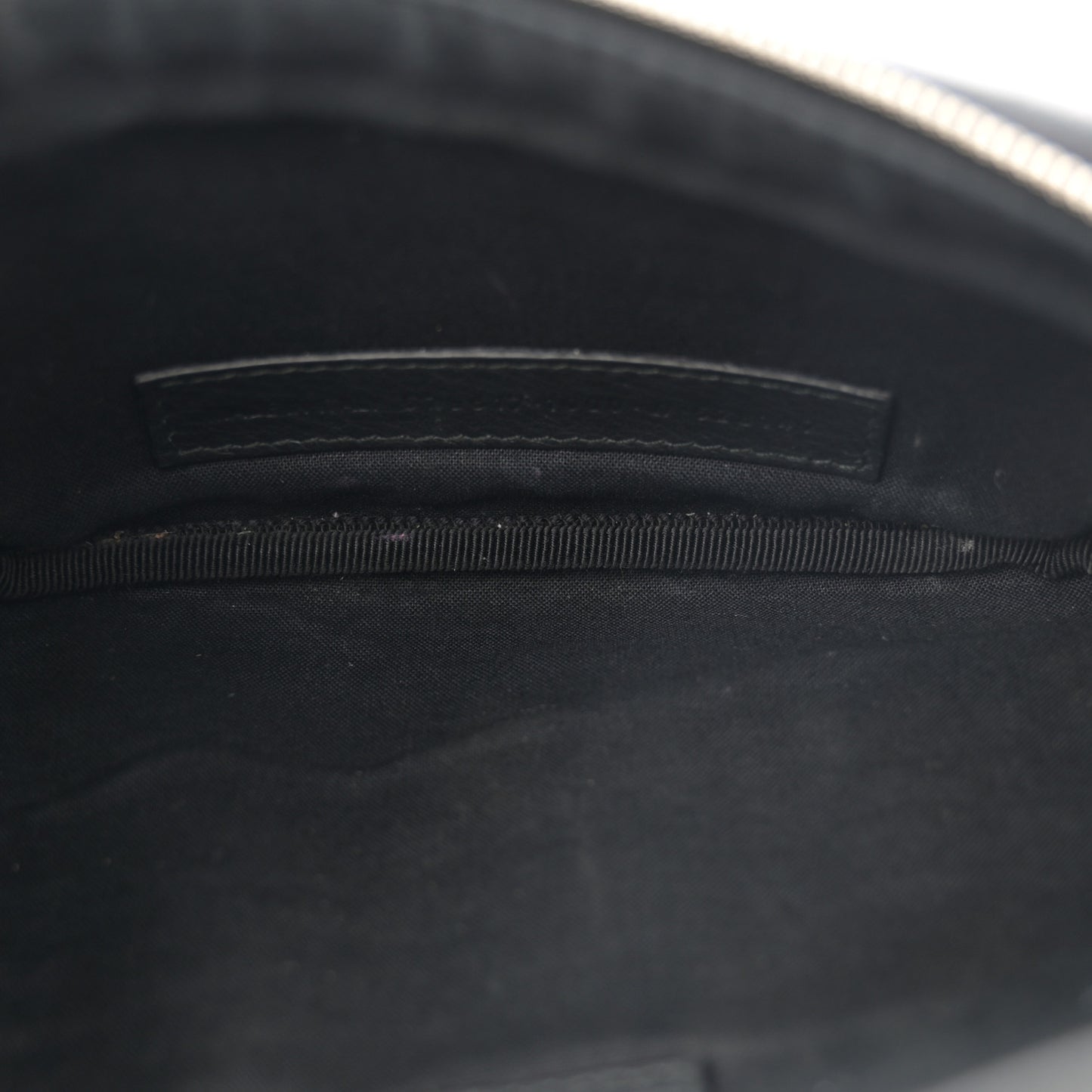 Smooth Calfskin Logo Everyday Beltpack XS Black White