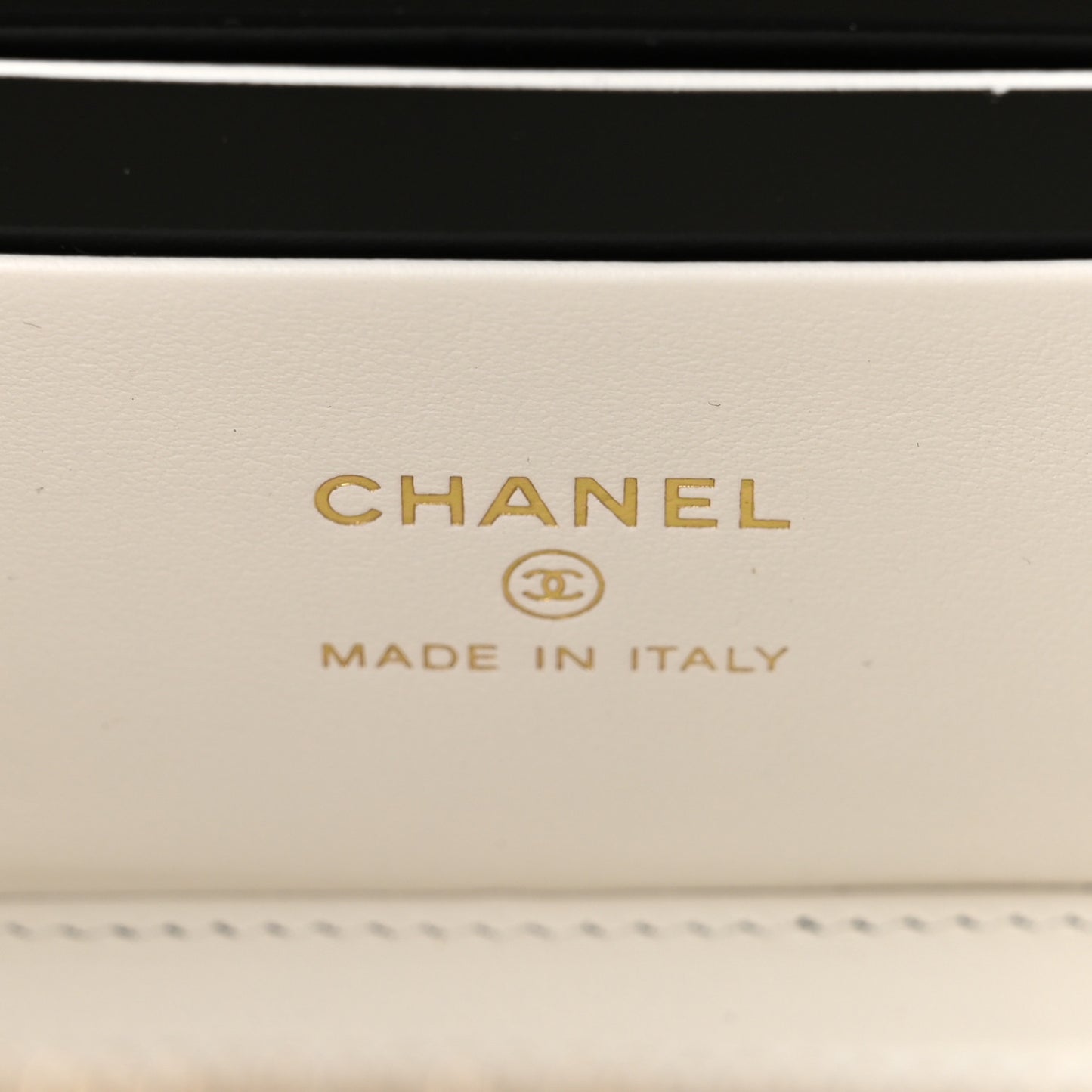 Caviar Quilted Small Vanity Case With Chain White