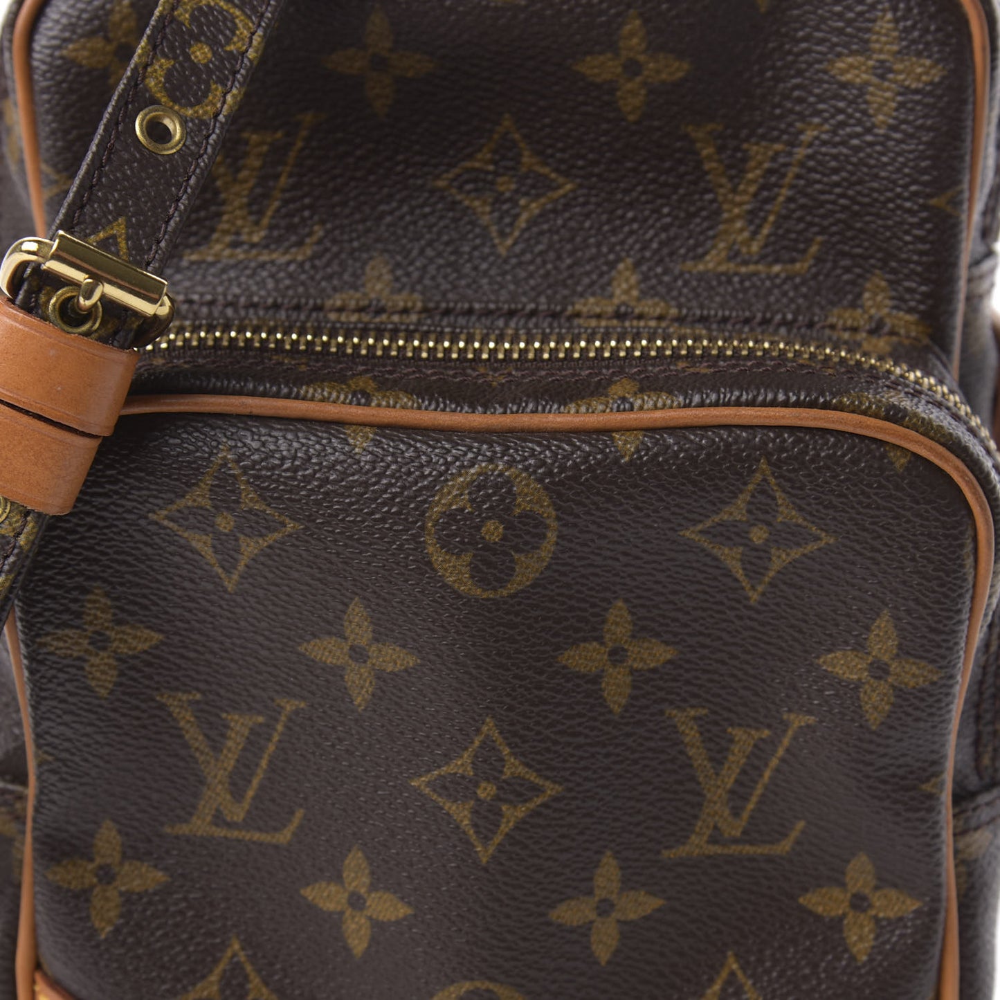 Monogram Amazone