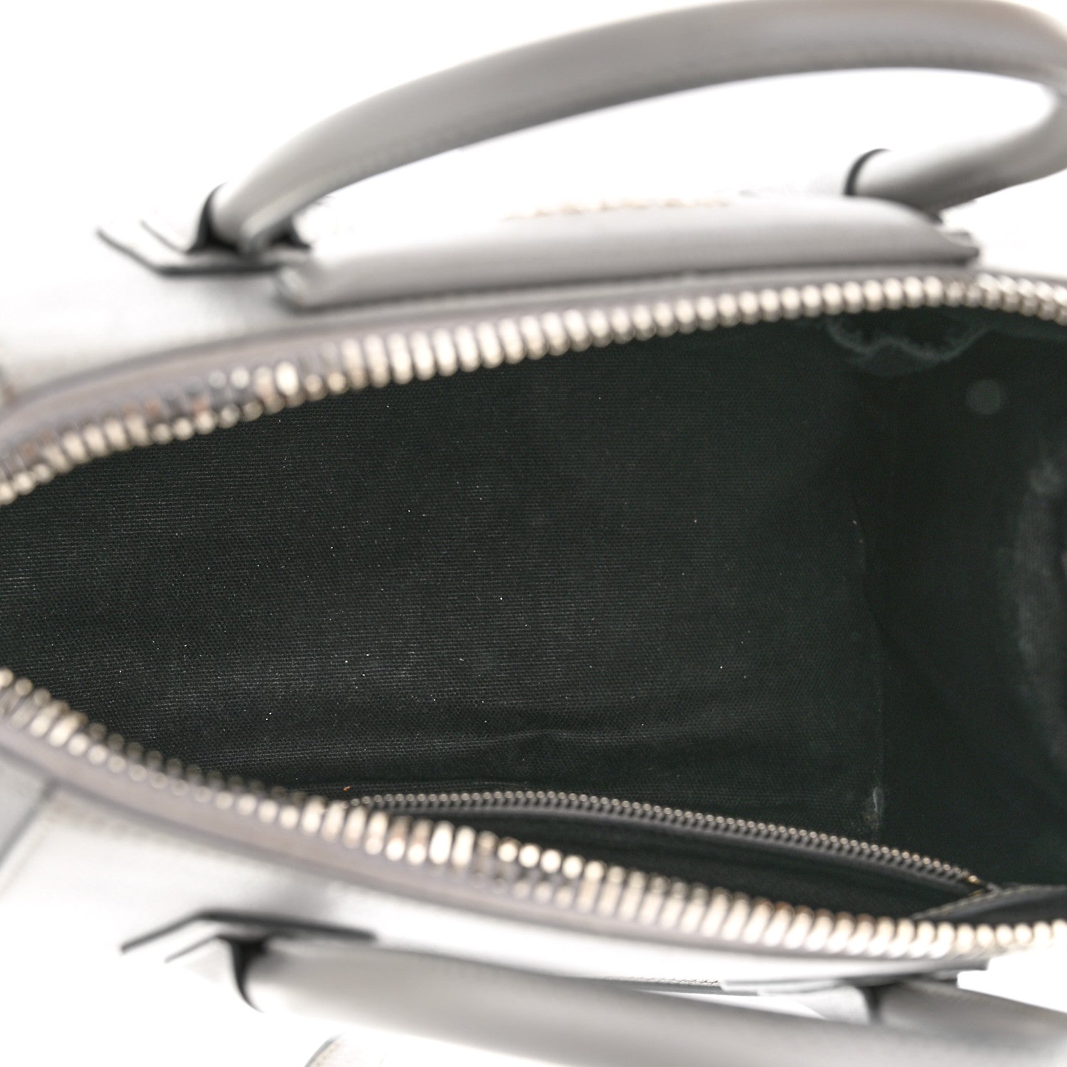 Givenchy Sugar Goatskin Small Antigona Pearl Grey 5 of 17