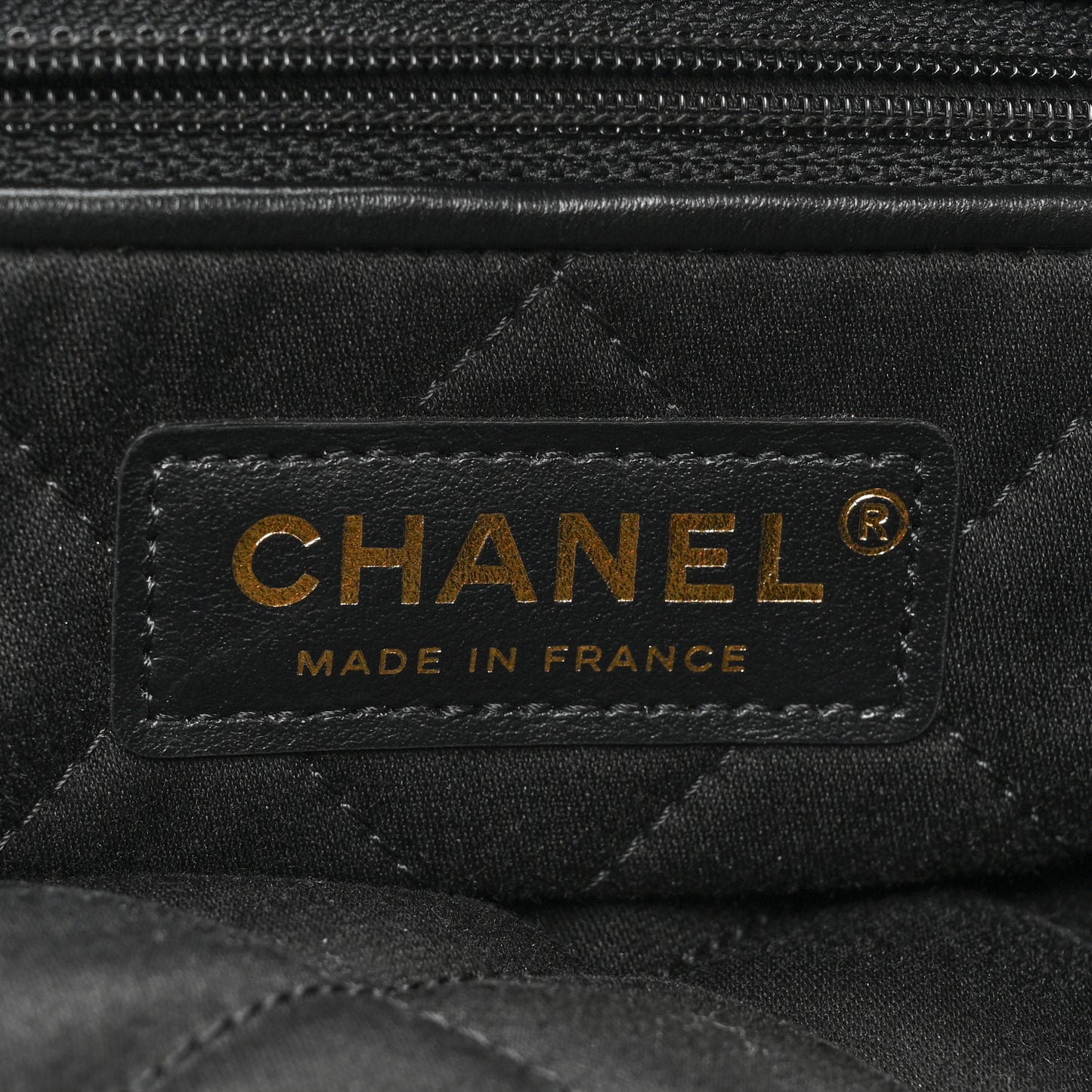 Shiny Calfskin Quilted Chanel 22 Black
