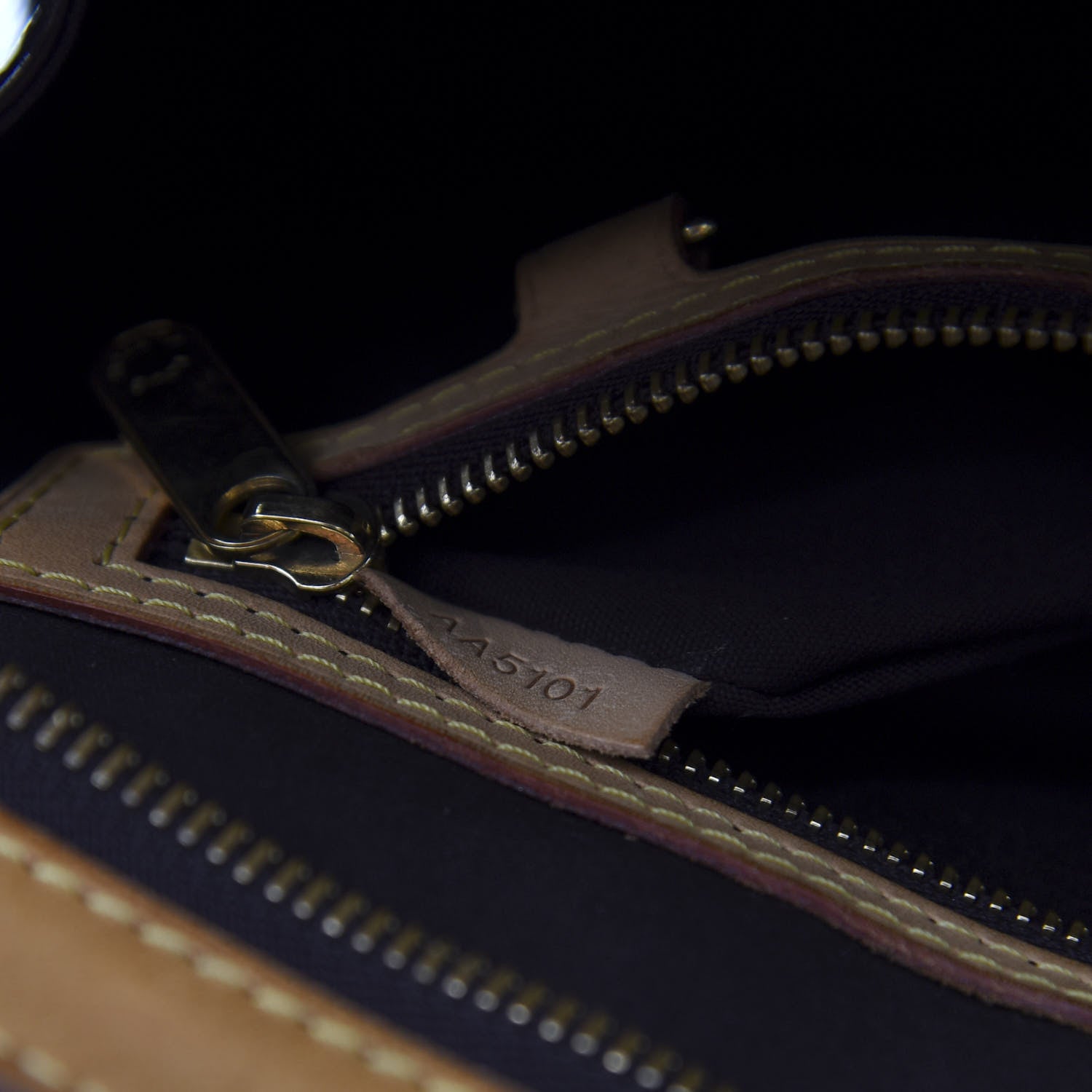 Louis Vuitton Vernis Brea MM Amarante 6 of 13