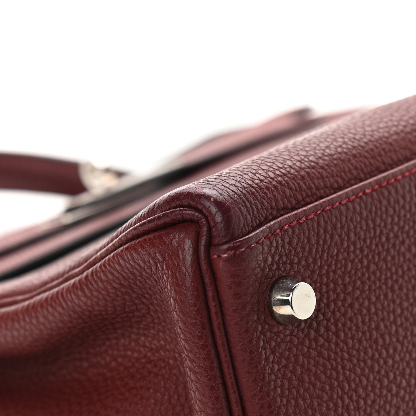 Togo Kelly Retourne 28 Rouge H