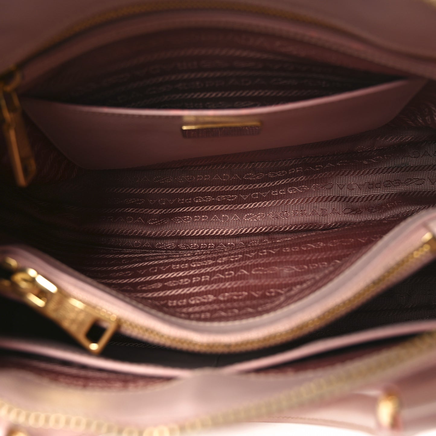Saffiano Lux Medium Promenade Tote Orchidea
