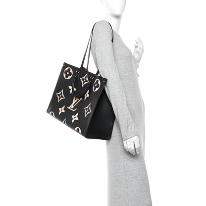 Louis Vuitton Empreinte Monogram Giant Onthego GM Black Beige 2 of 9