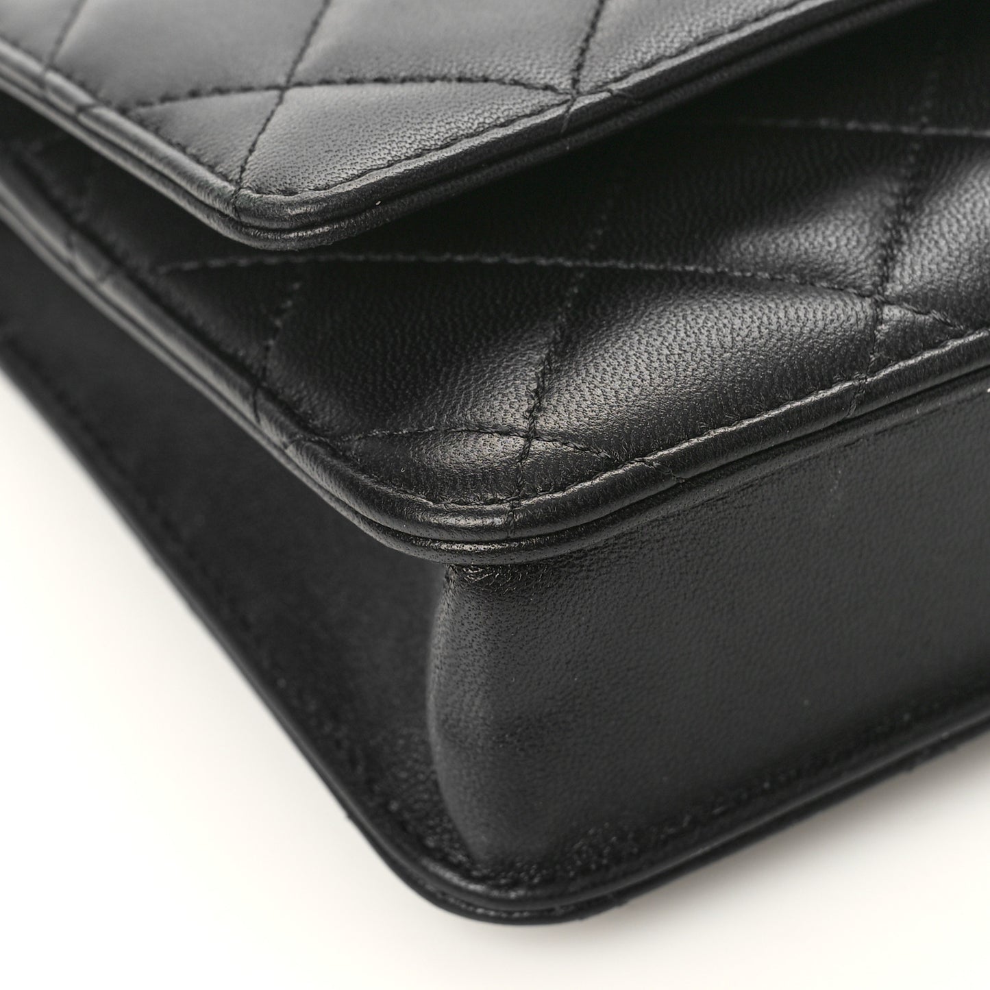 Lambskin Quilted Wallet On Chain WOC Black