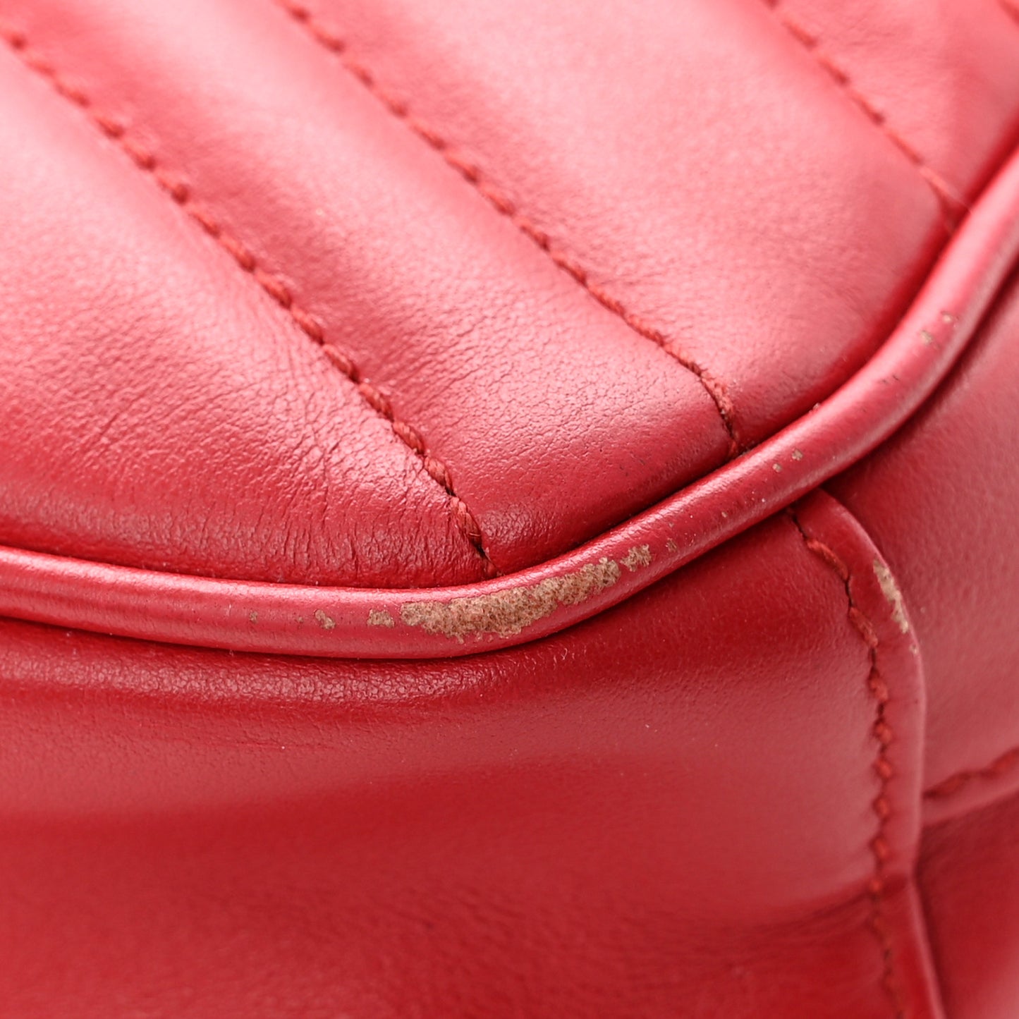 Calfskin Matelasse Mini GG Marmont Crossbody Bag Hibiscus Red Hibiscus Red