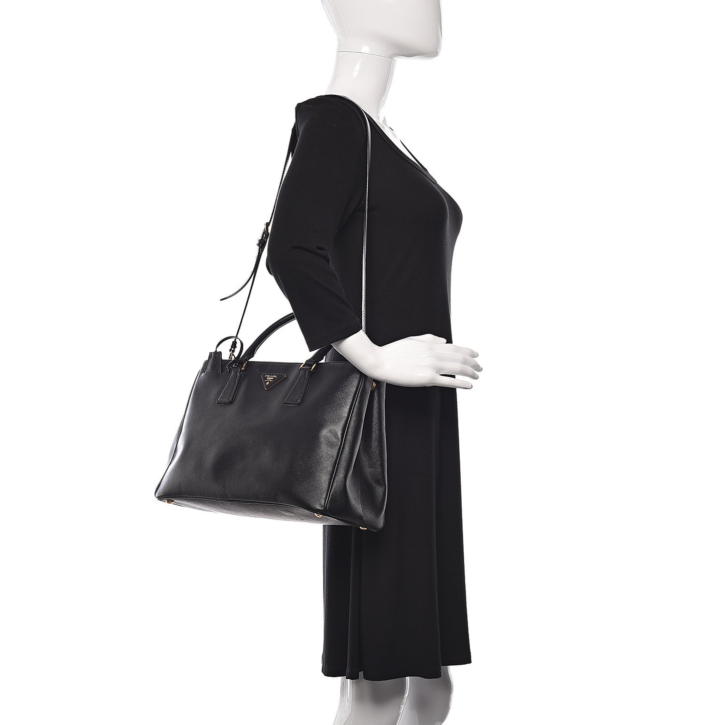 Saffiano Medium Galleria Double Zip Tote Black