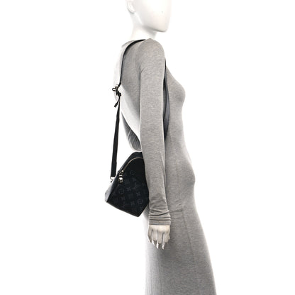 Louis Vuitton Taigarama Outdoor Slingbag Black 2 of 9