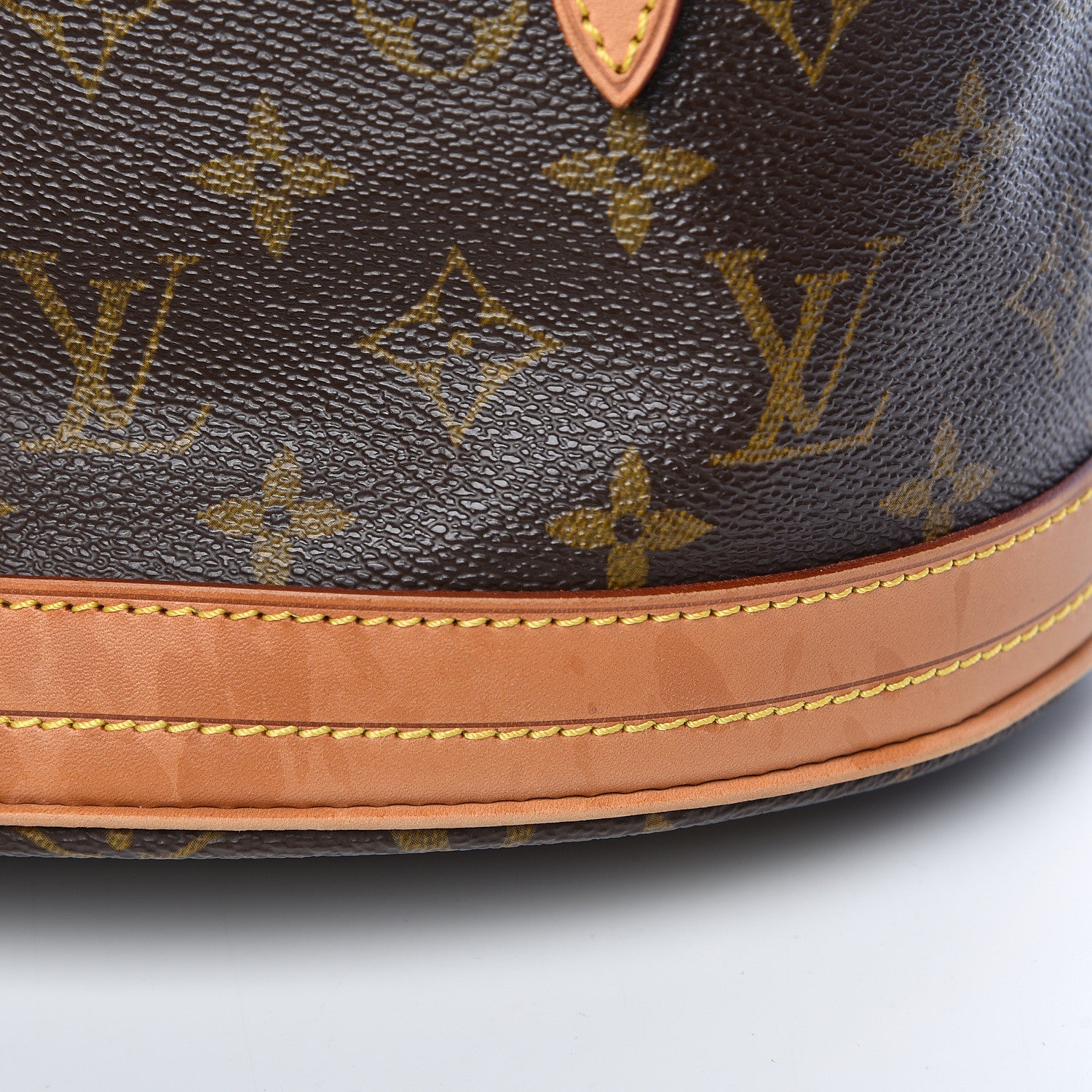 Louis Vuitton Monogram Petit Bucket 23 12 of 18