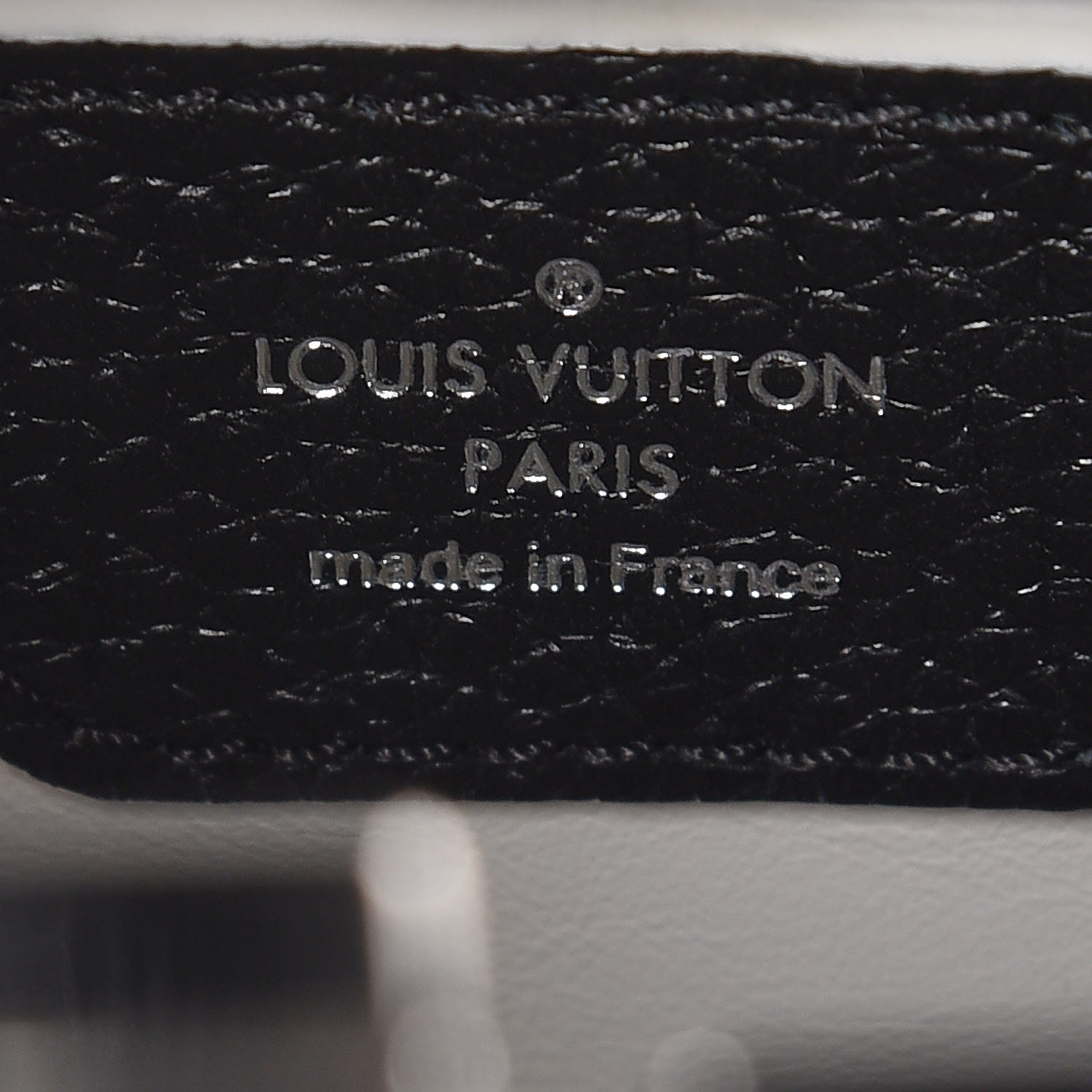 Louis Vuitton Taurillon Capucines PM Black 8 of 9