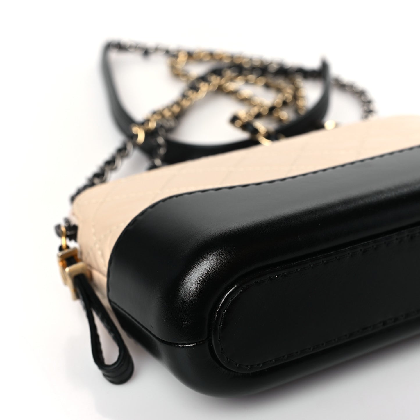 Aged Calfskin Quilted Small Gabrielle Clutch With Chain Beige Black