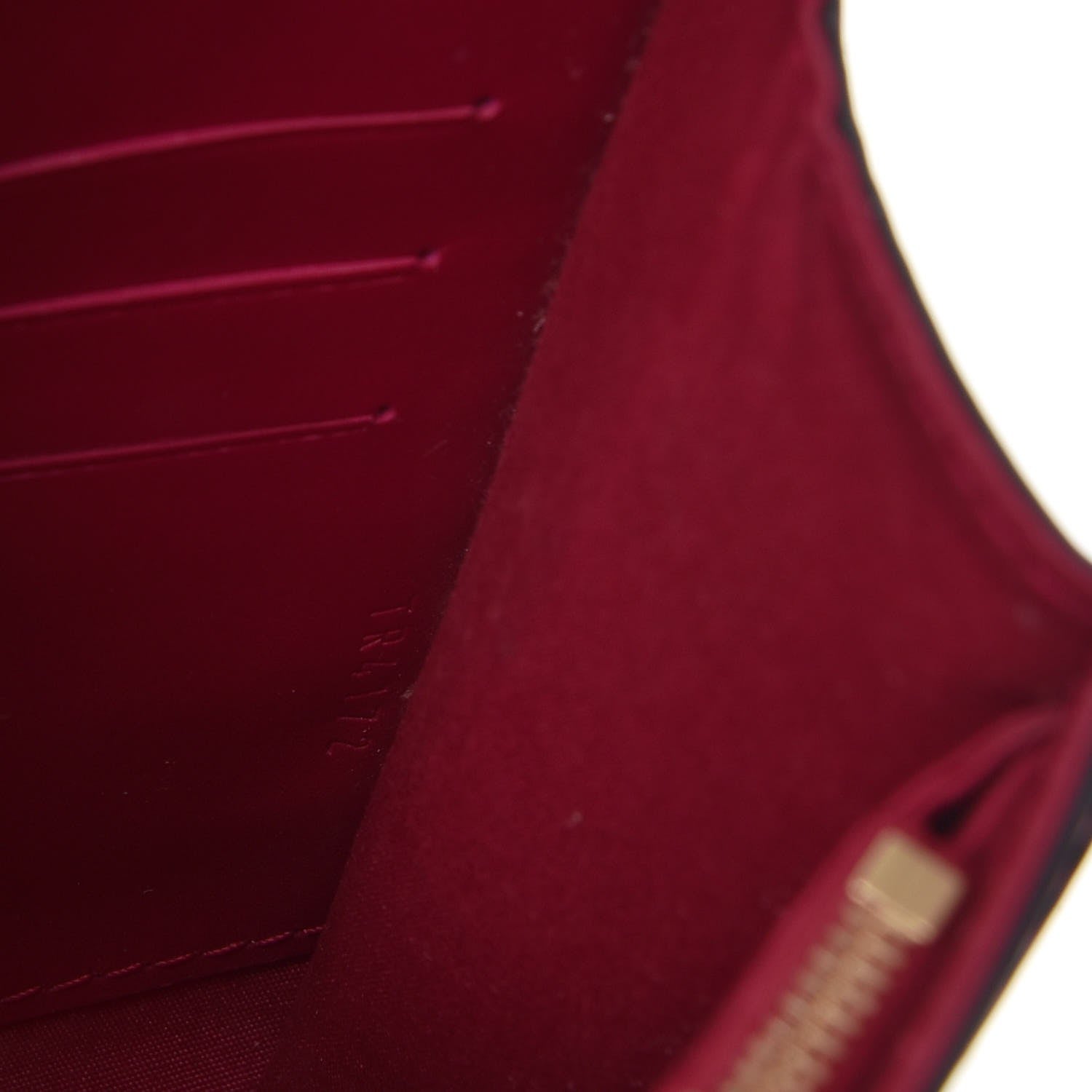 Louis Vuitton Patent Louise Clutch Rose Indien 7 of 11