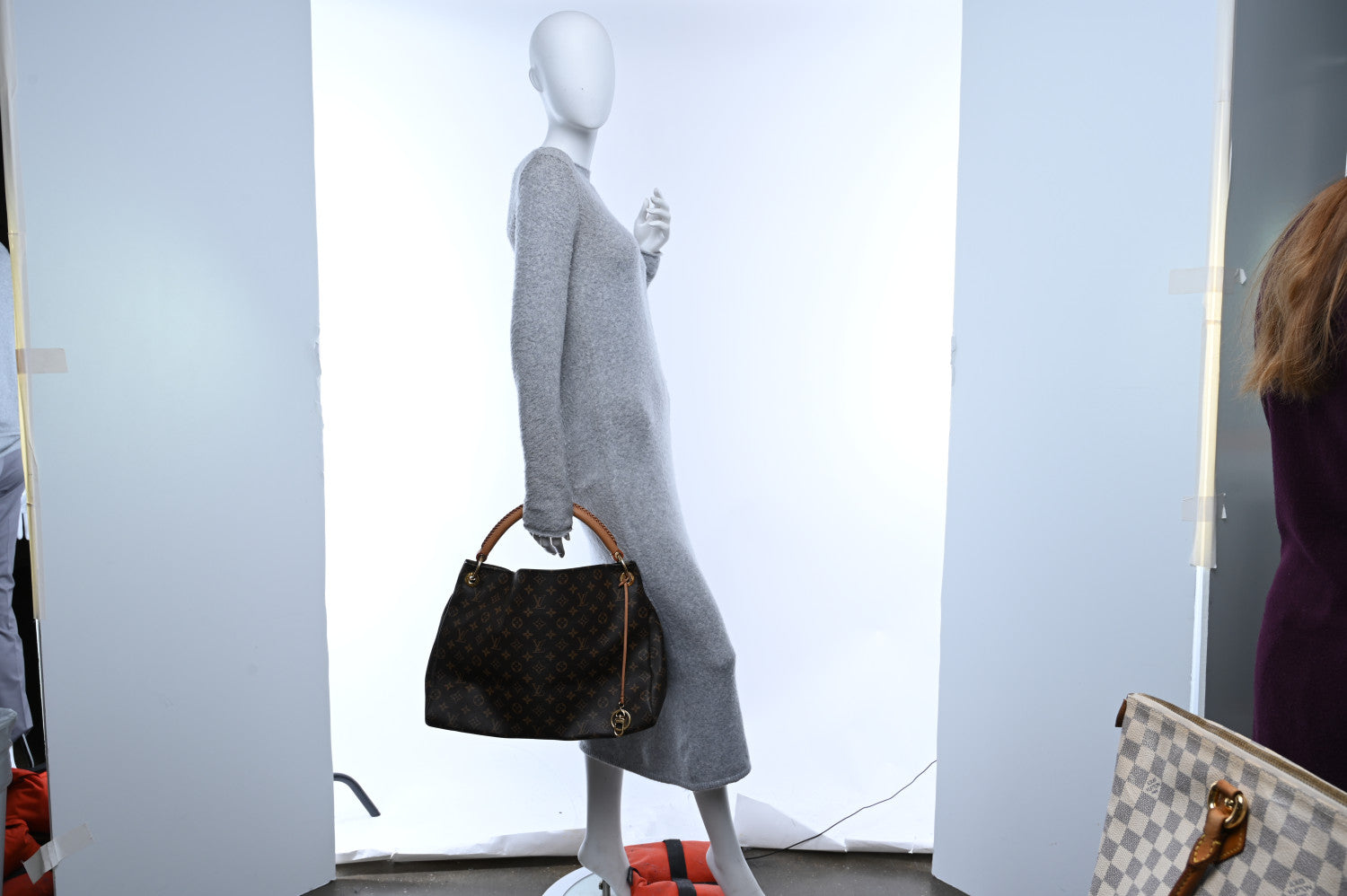 Louis Vuitton Monogram Artsy MM 10 of 10