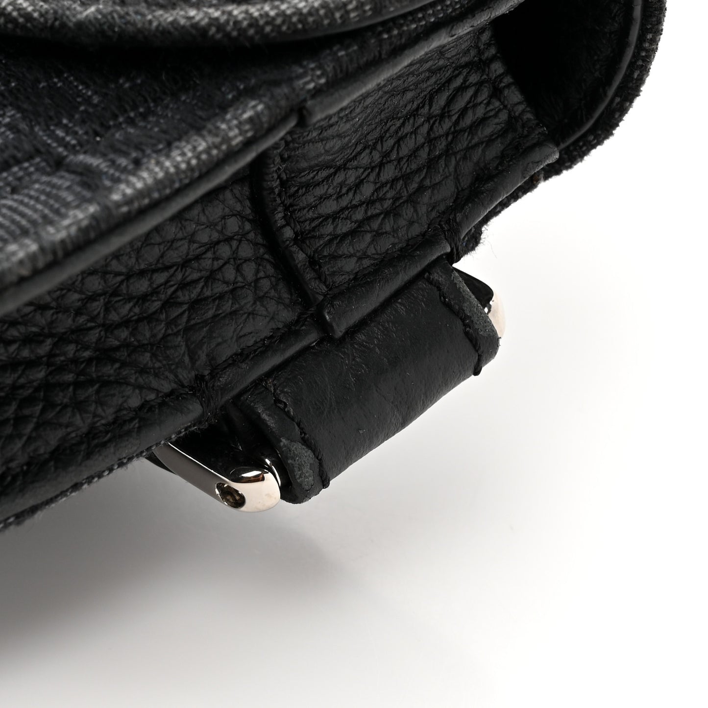 Oblique Saddle Messenger Pouch Black